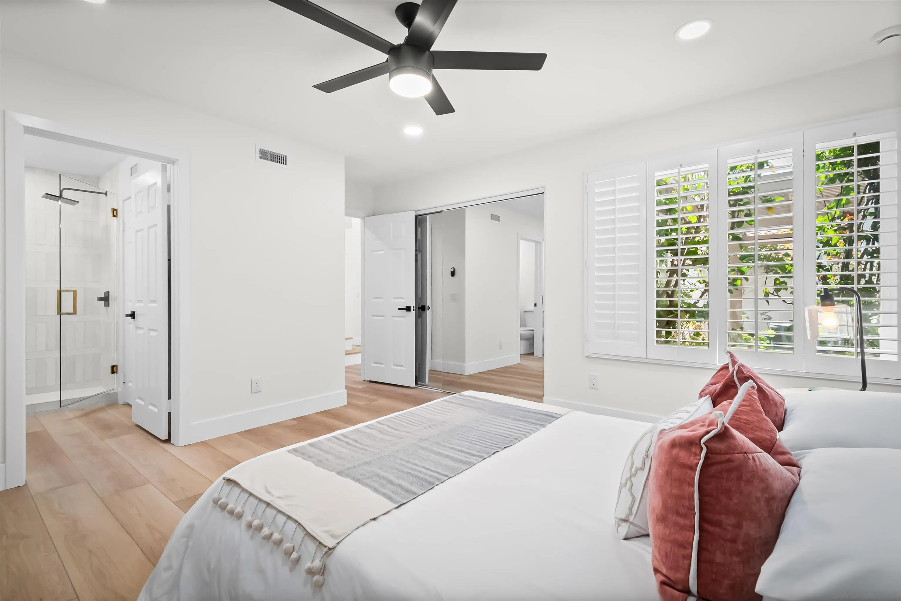 https://cdn.realtyfeed.com/cdn/127/250036452/68d33906ce32a9a47f85edb0c0600c0d.webp