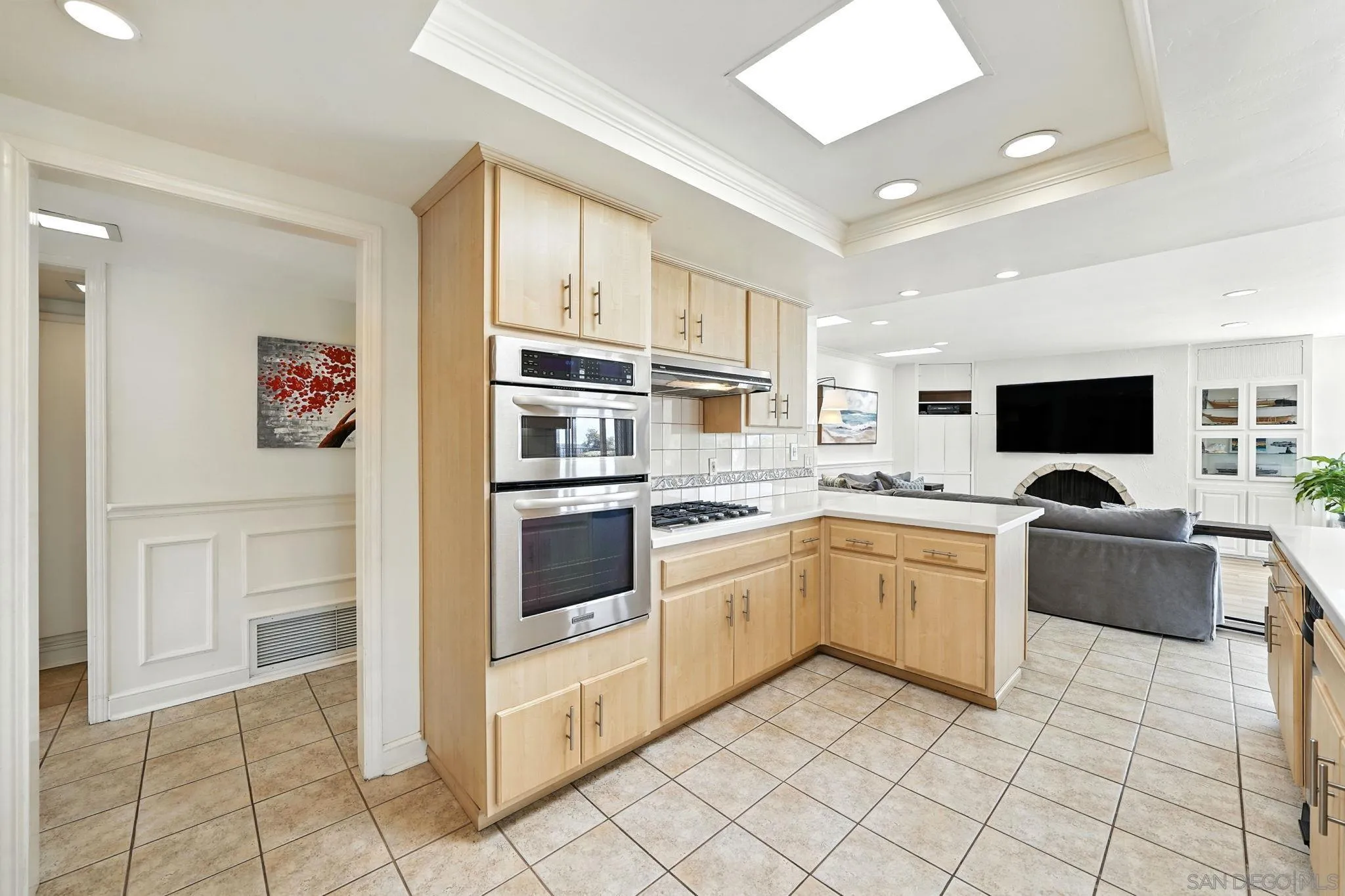 https://cdn.realtyfeed.com/cdn/127/250036456/d7190a9a199516af364f17d8d84e725d.webp