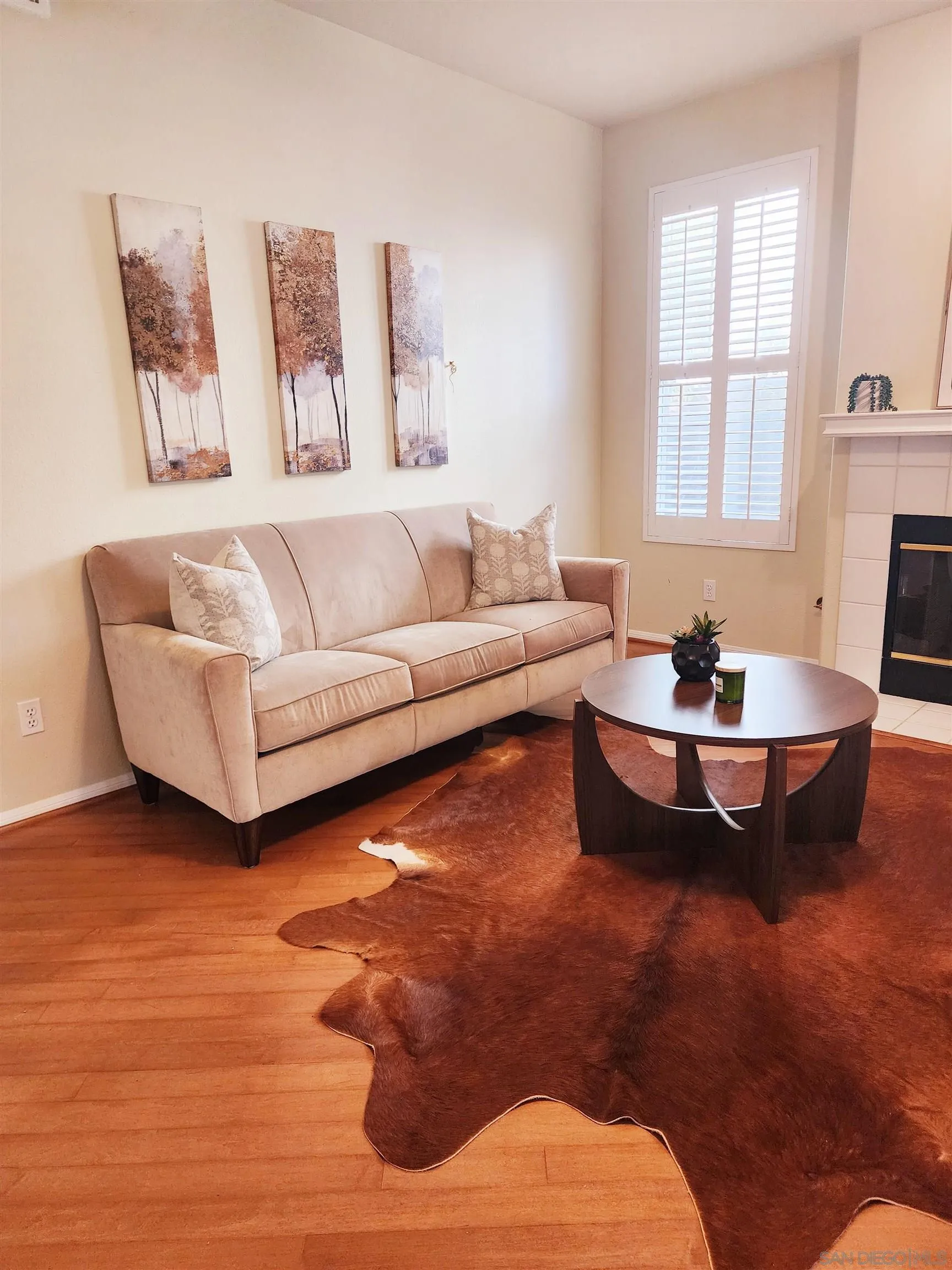 https://cdn.realtyfeed.com/cdn/127/250036459/1f2cf77f08e3779c7f3fe17d1c962758.webp