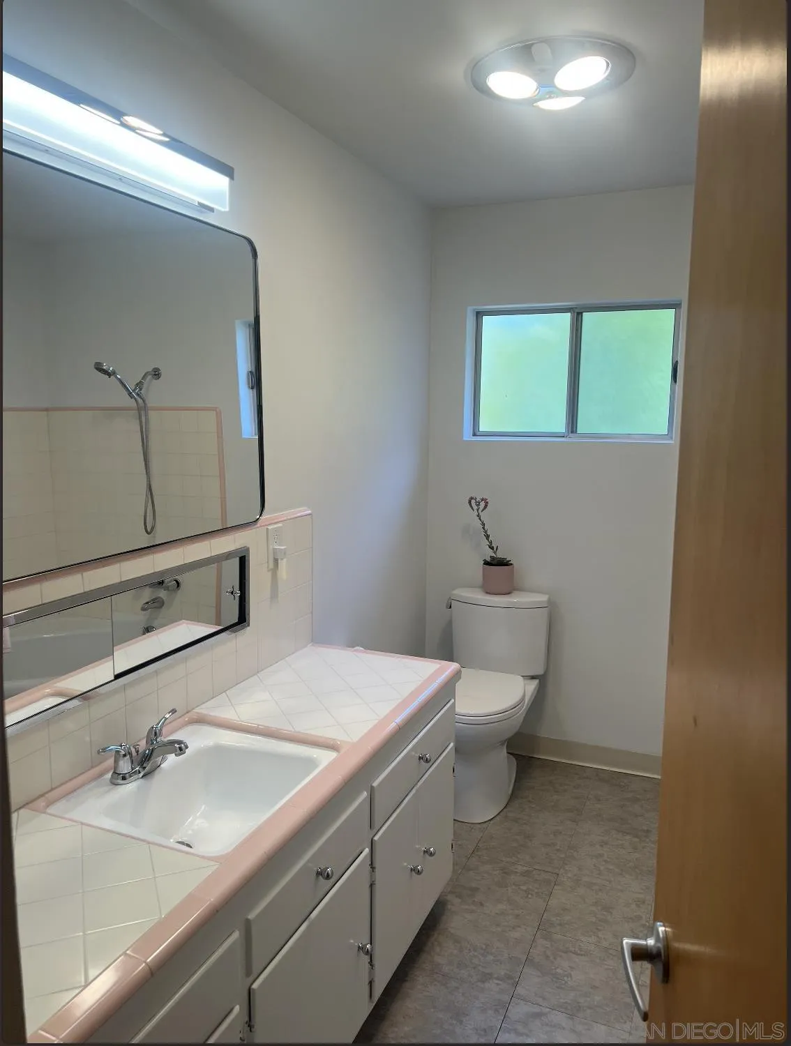 https://cdn.realtyfeed.com/cdn/127/250036460/353dbf758874b19d3ac4875c1c9bbe9b.webp