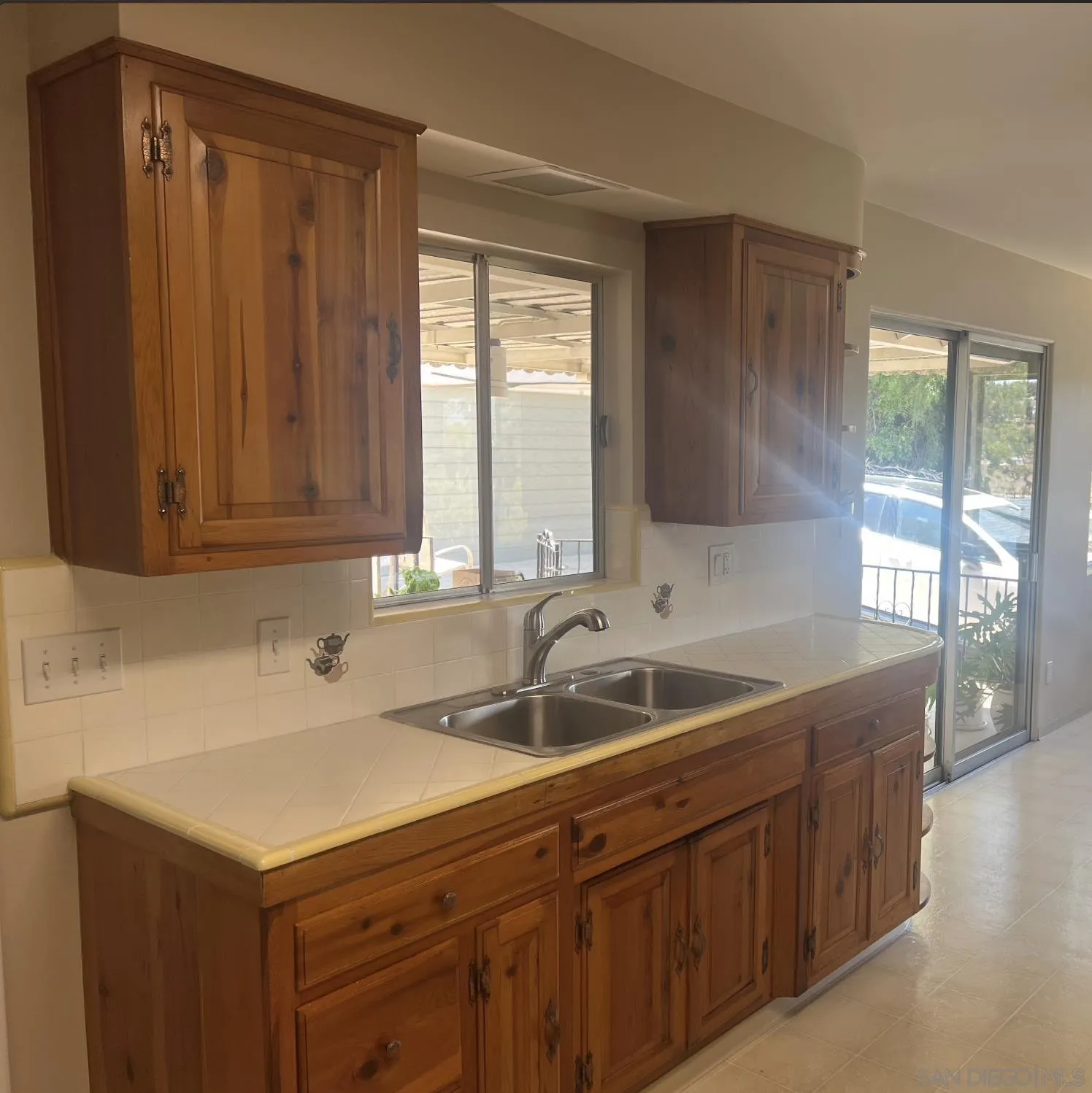 https://cdn.realtyfeed.com/cdn/127/250036460/717b019fbda6cc468c24dd93bddc0ea7.webp