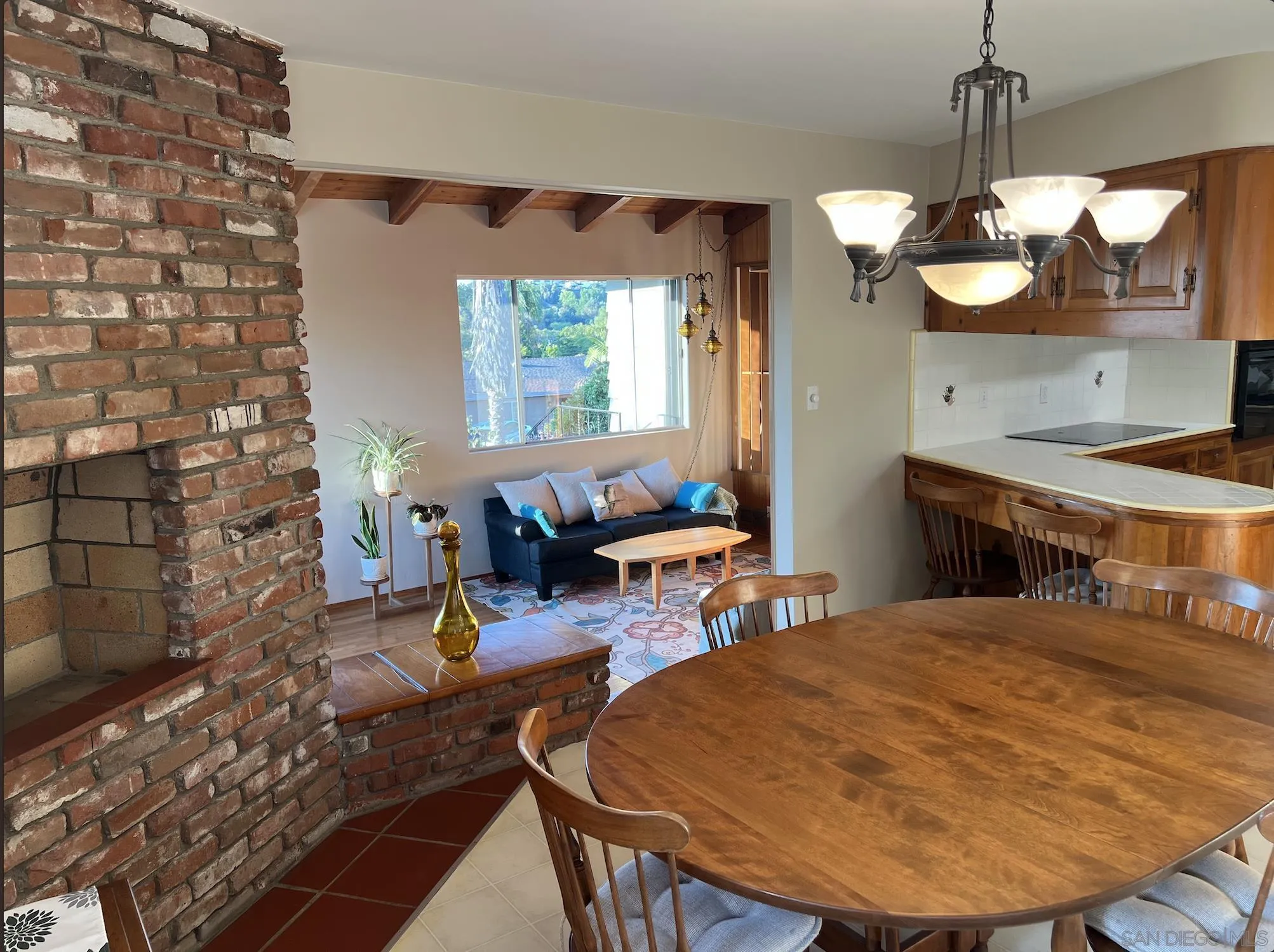 https://cdn.realtyfeed.com/cdn/127/250036460/c1b88a45858178fca083d6cf2931d260.webp