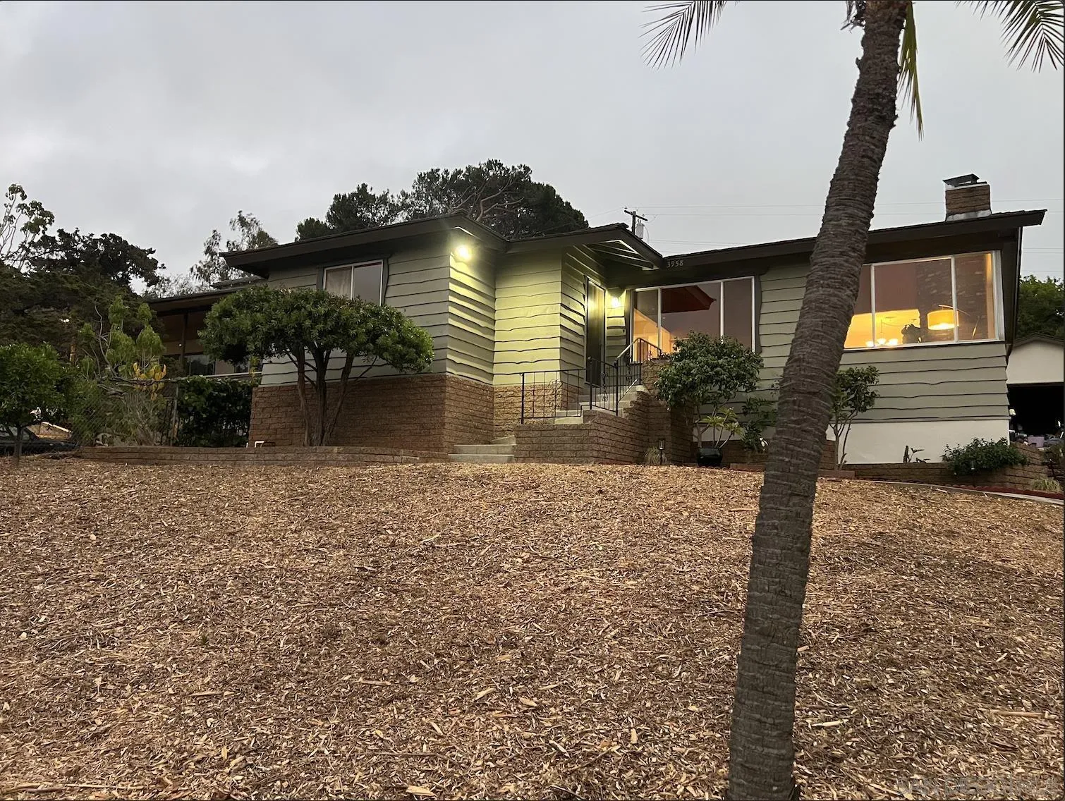 https://cdn.realtyfeed.com/cdn/127/250036460/f1777bb933fa83a9a8e2007dafb4ce81.webp