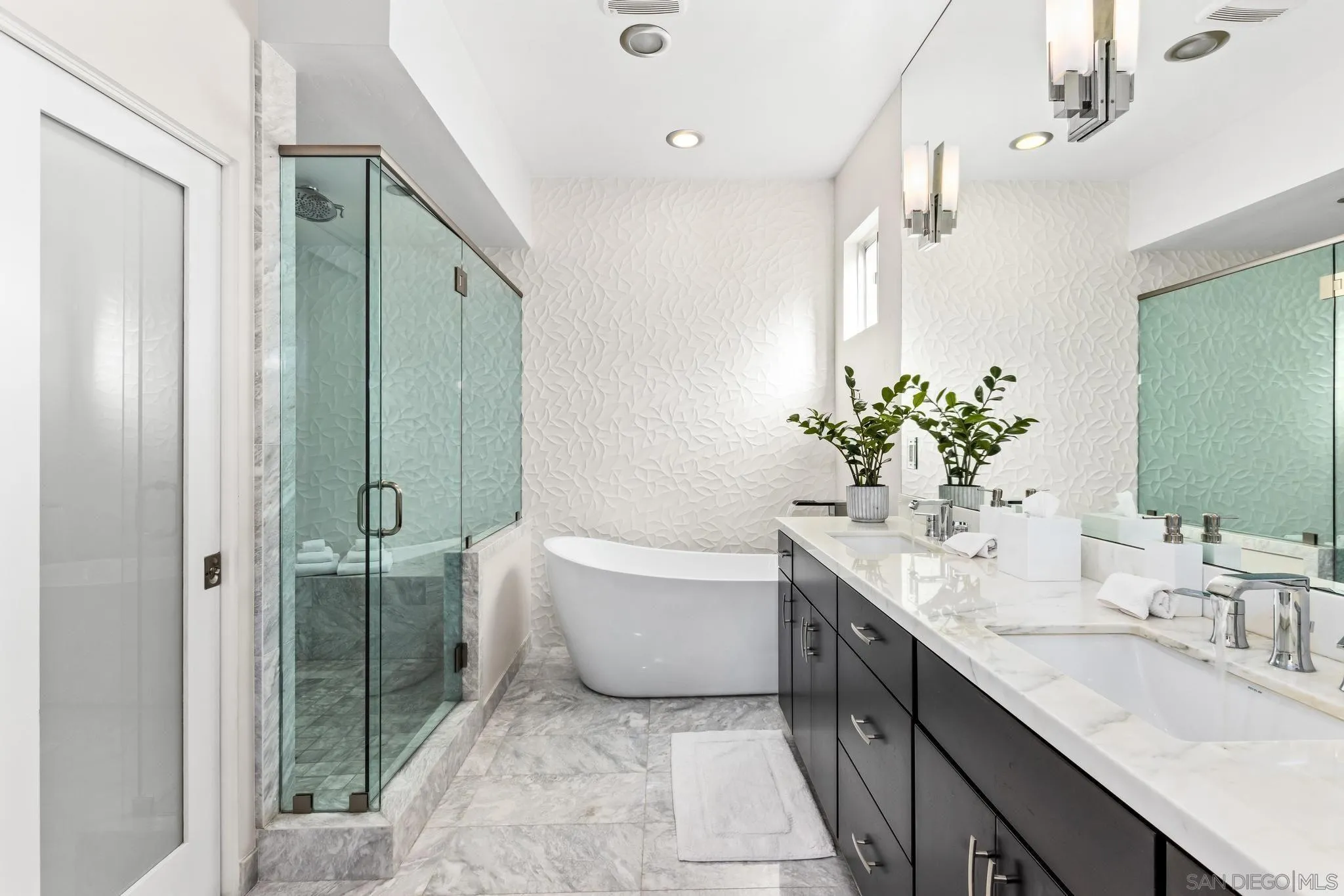 https://cdn.realtyfeed.com/cdn/127/250036462/cae8ff2068a86810080e6cf9497af86b.webp