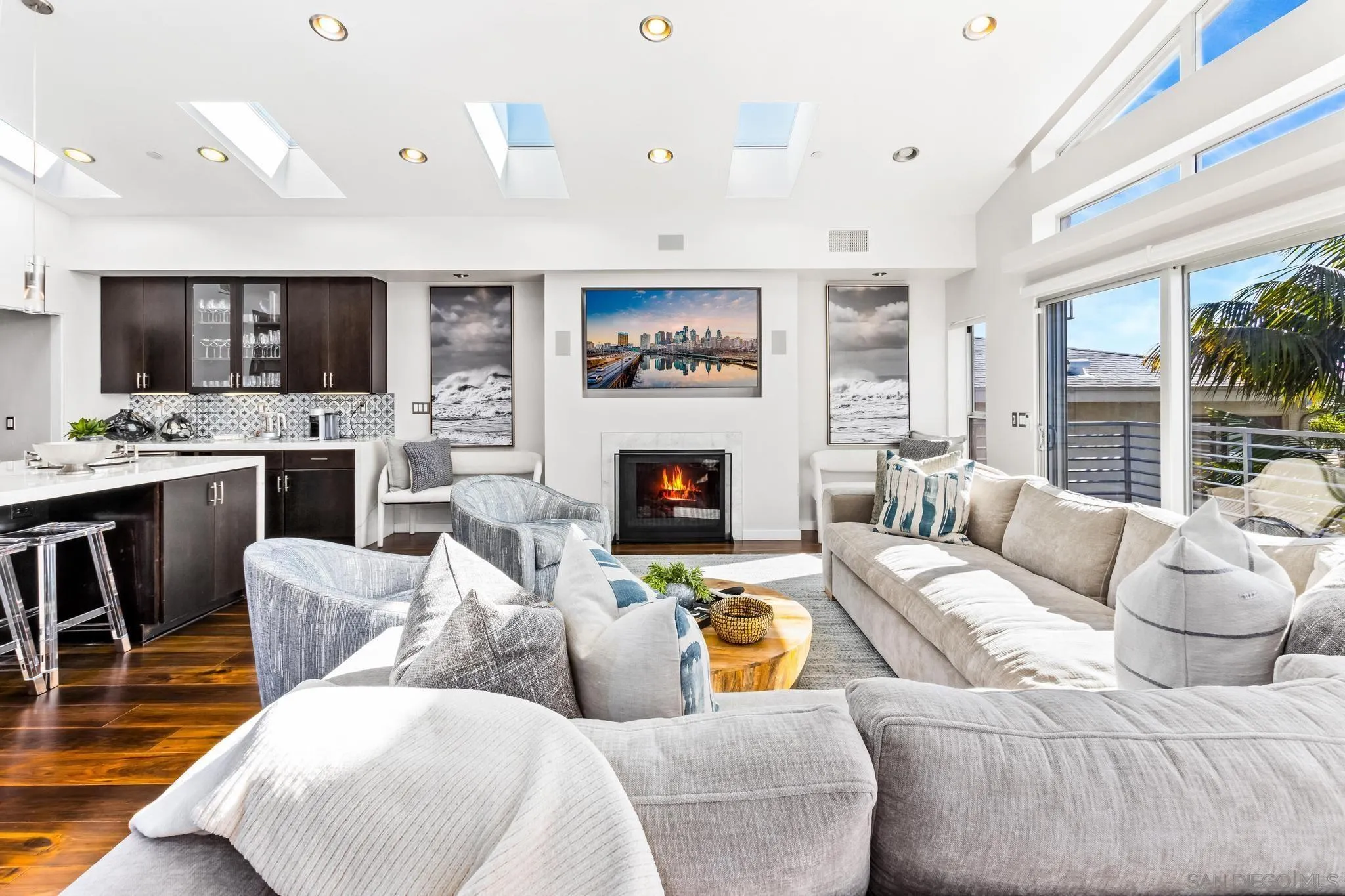 https://cdn.realtyfeed.com/cdn/127/250036462/f2ff0a4048ce2fb0dca3c892aae7a73d.webp