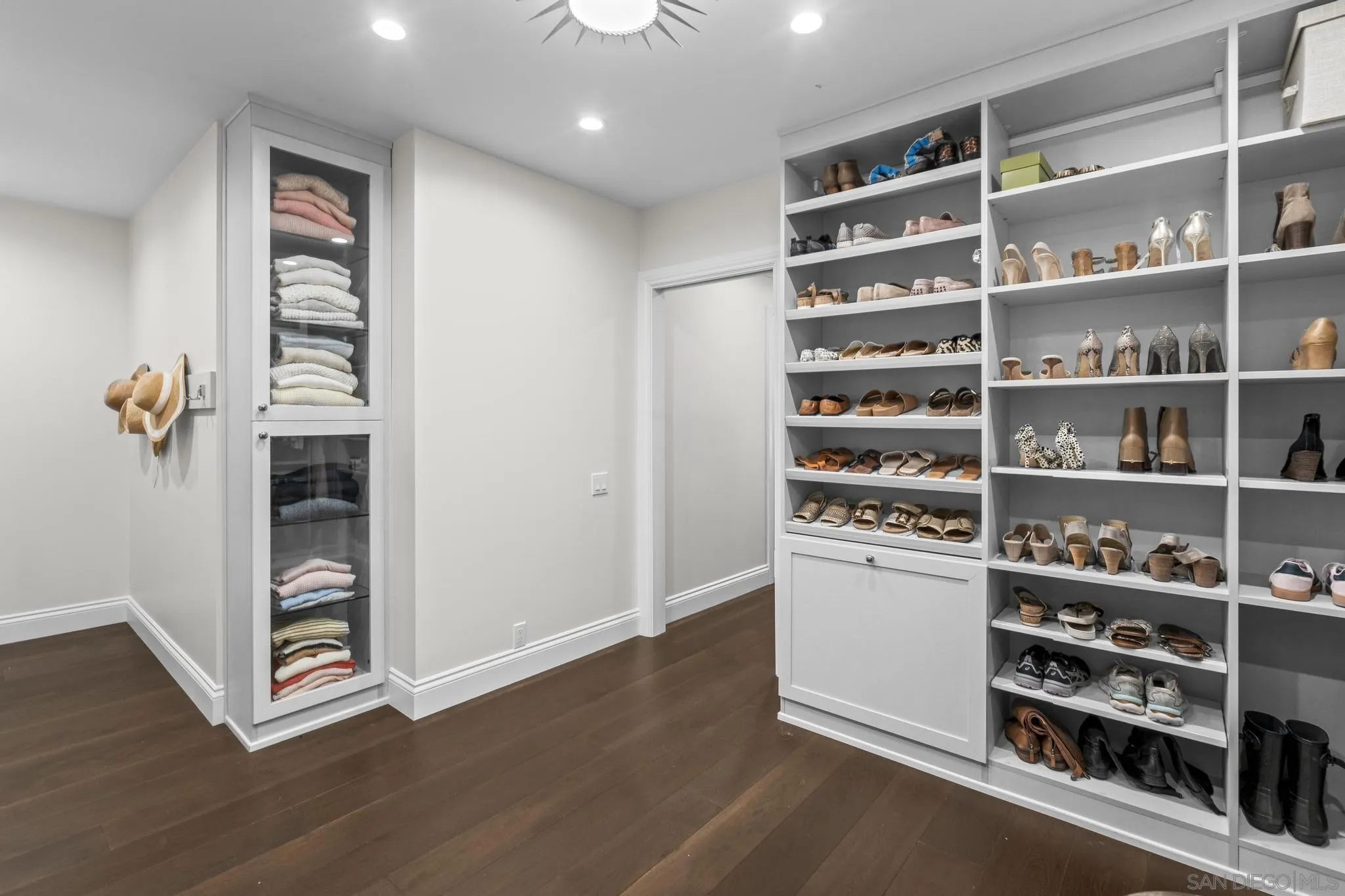 https://cdn.realtyfeed.com/cdn/127/250036465/aa5987f6328153f906162afaebaa8a79.webp