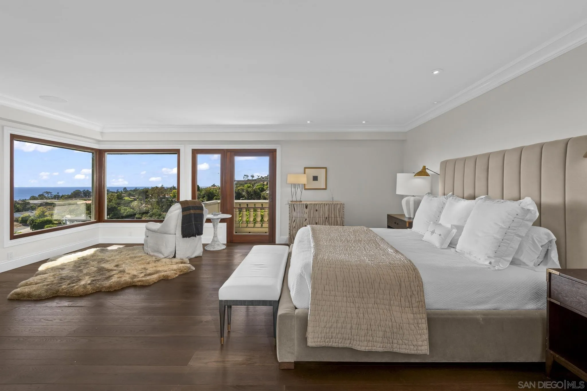 https://cdn.realtyfeed.com/cdn/127/250036465/af2152dfdeb45f135ff41548dd8ef31c.webp
