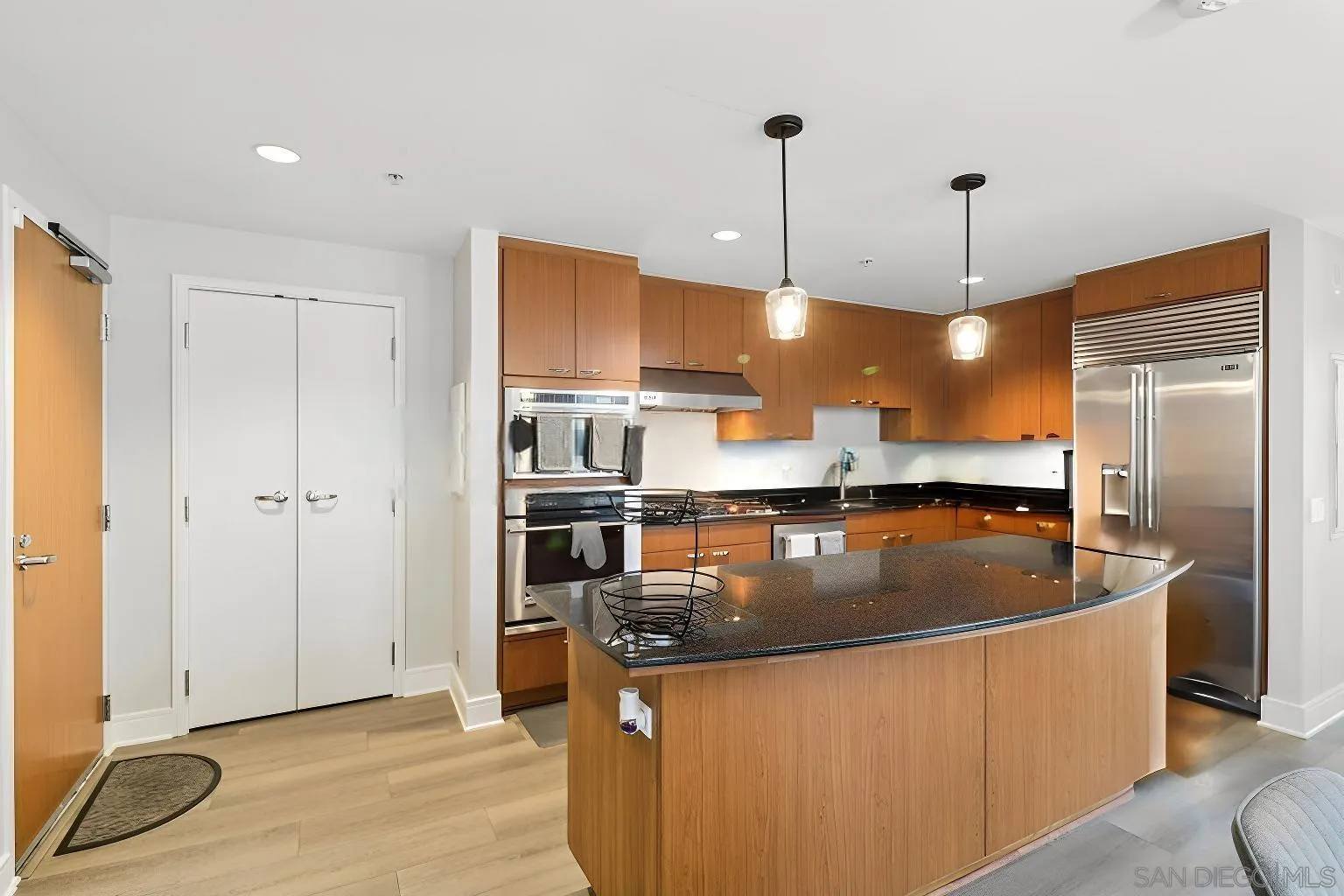 https://cdn.realtyfeed.com/cdn/127/250036467/a49ceb38af6307b66a8fa8f8ecd76eb8.webp