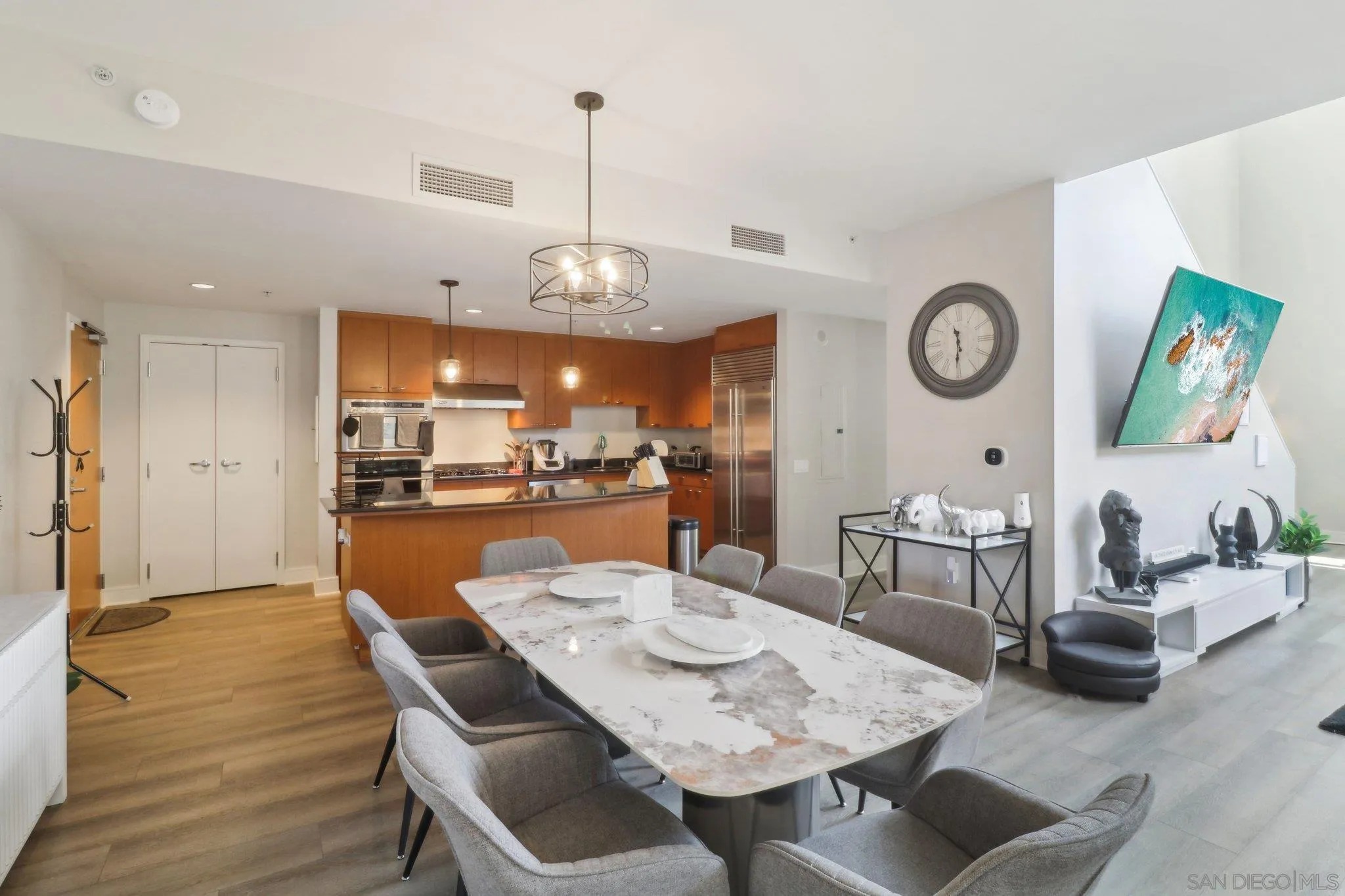 https://cdn.realtyfeed.com/cdn/127/250036467/e030b4a586eec8791595f42a83900ec5.webp