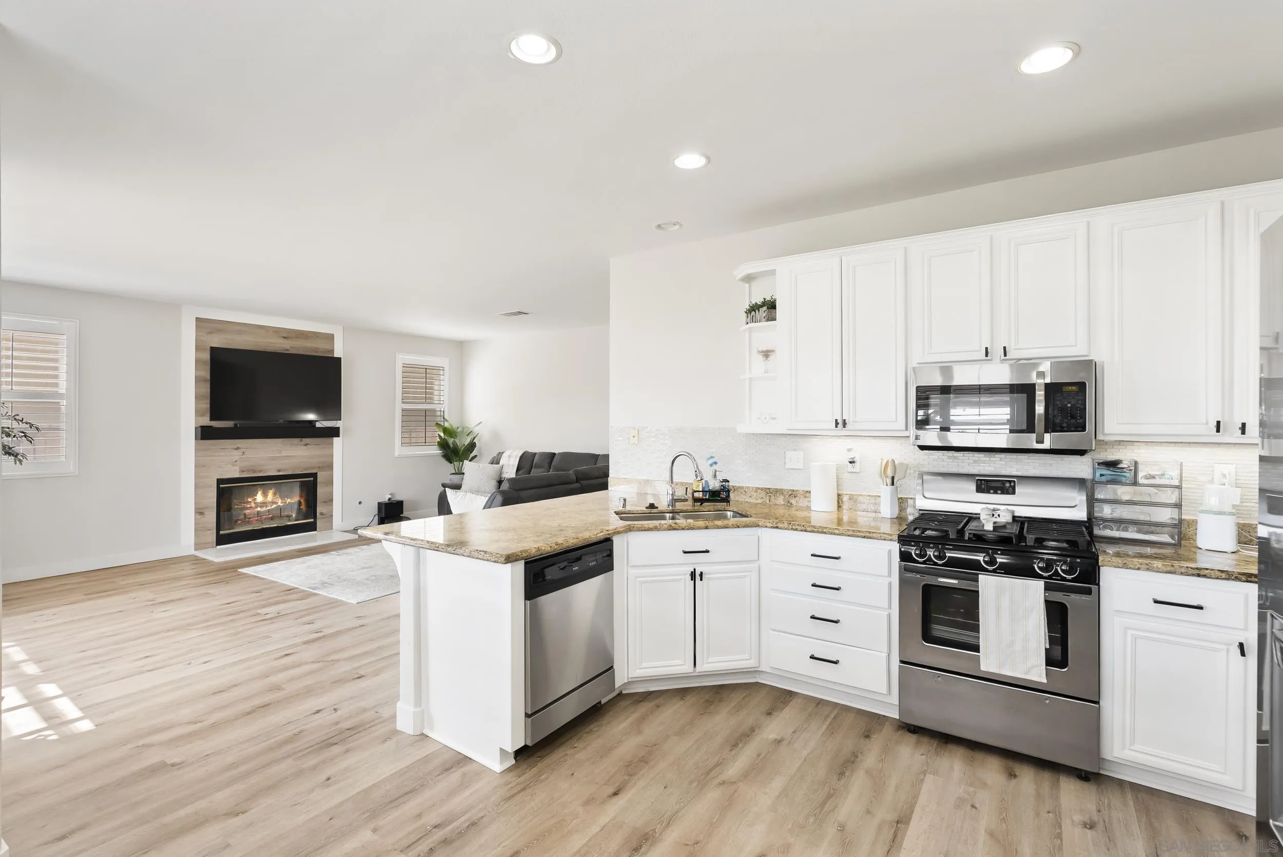 https://cdn.realtyfeed.com/cdn/127/250036468/15fc543113953c772b7befd8f66c50a1.webp