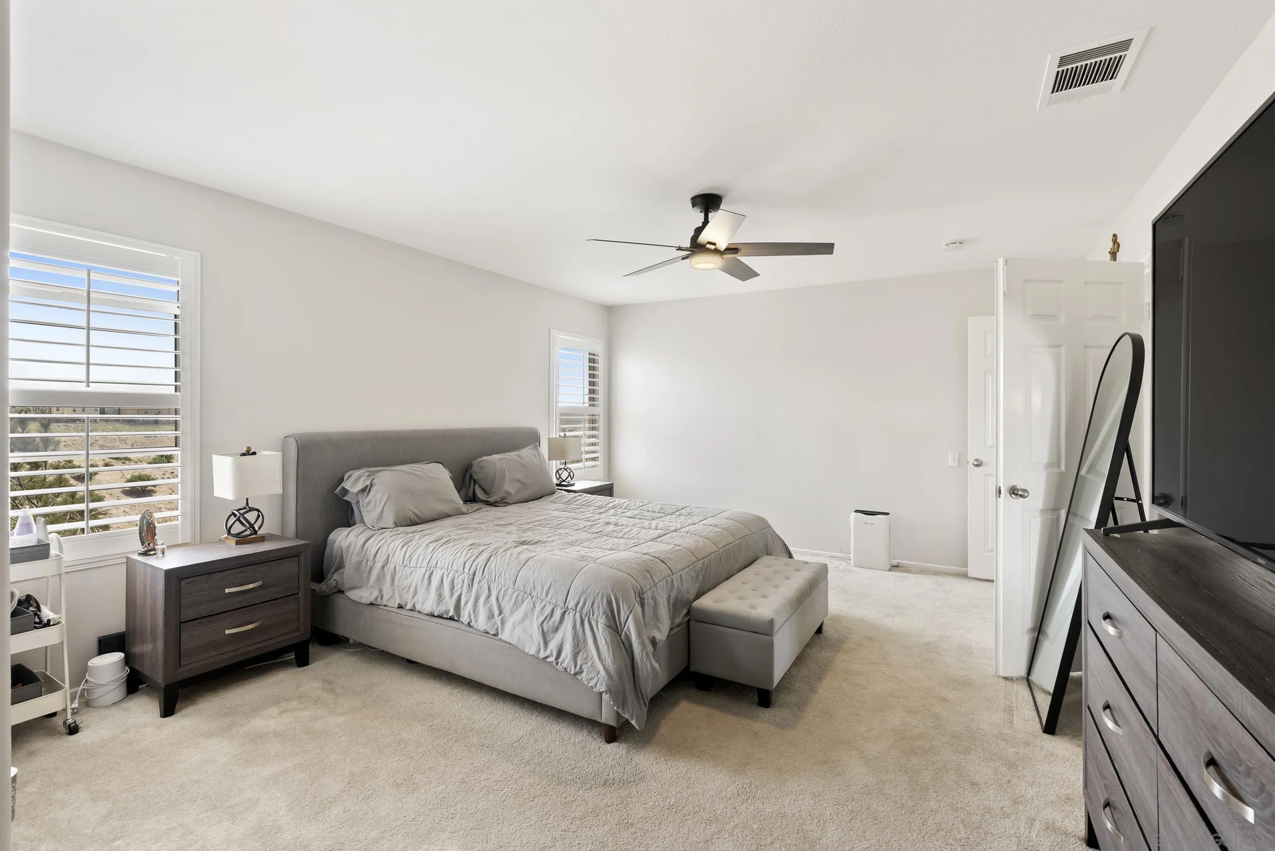 https://cdn.realtyfeed.com/cdn/127/250036468/3e56f46713d20110478334a28c20072c.webp