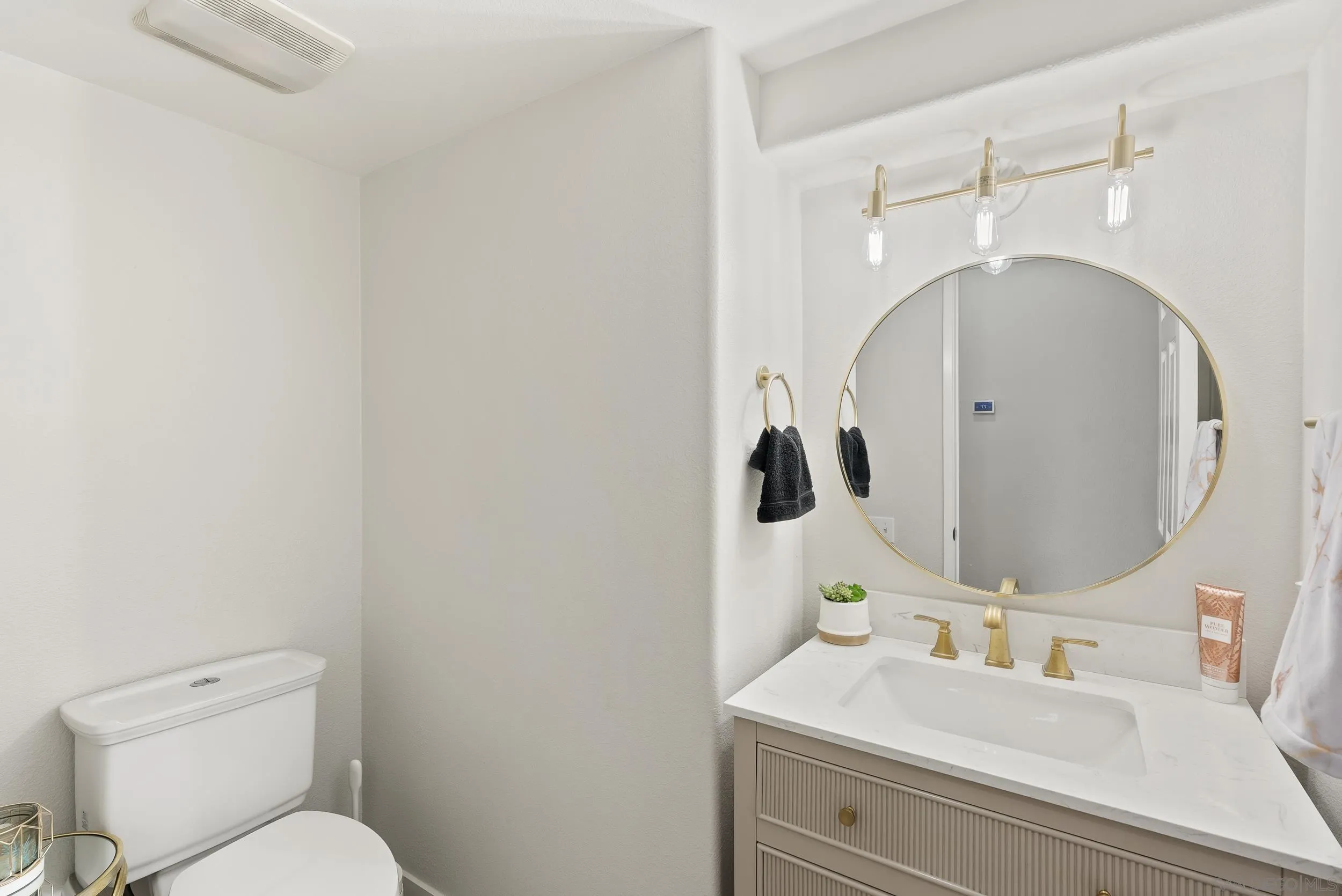 https://cdn.realtyfeed.com/cdn/127/250036468/887d9a85cf5b24e34b1dd095724d2bd0.webp