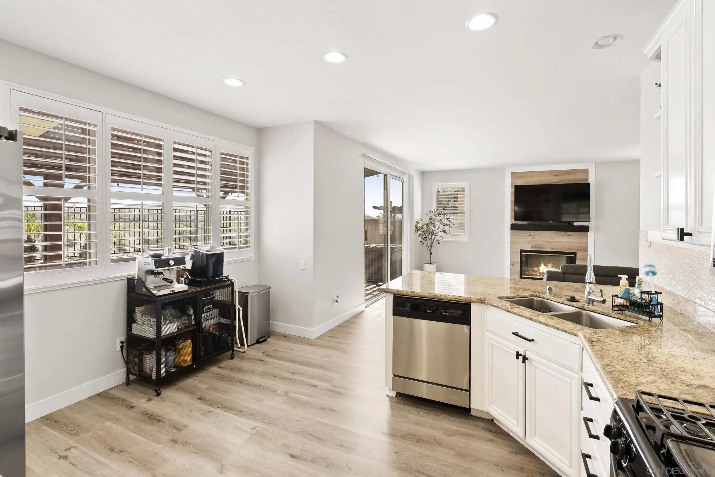 https://cdn.realtyfeed.com/cdn/127/250036468/d25a9a97f249b8b99793e6a5e6dd3935.webp