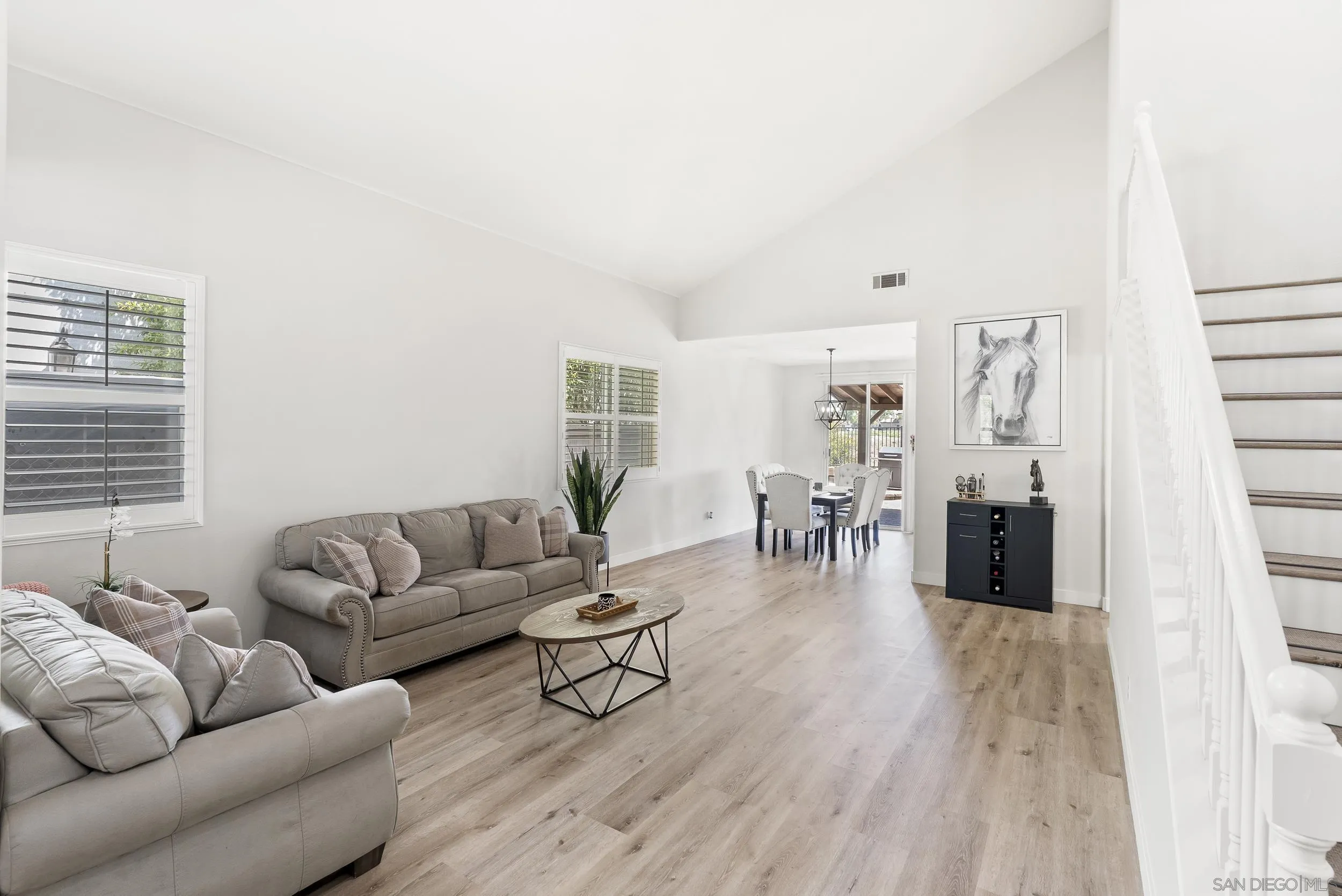 https://cdn.realtyfeed.com/cdn/127/250036468/d4f3d5b1d9db8e9f1a0bda3567e8e041.webp