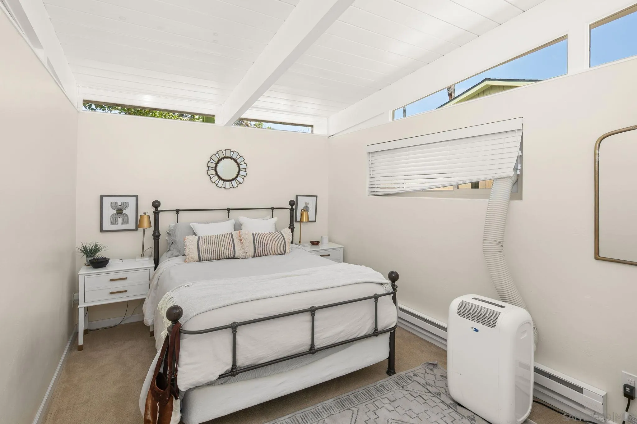 https://cdn.realtyfeed.com/cdn/127/250036472/31cd7d0d6326bb878a74d56a26163bee.webp