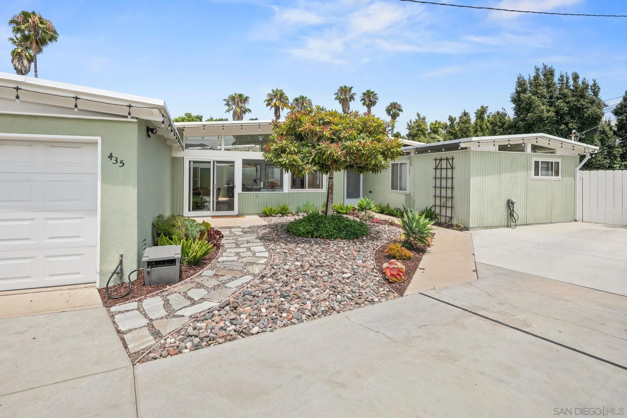https://cdn.realtyfeed.com/cdn/127/250036472/4e7fd8ce1ea220fe4edfb5bd912e6e1e.webp