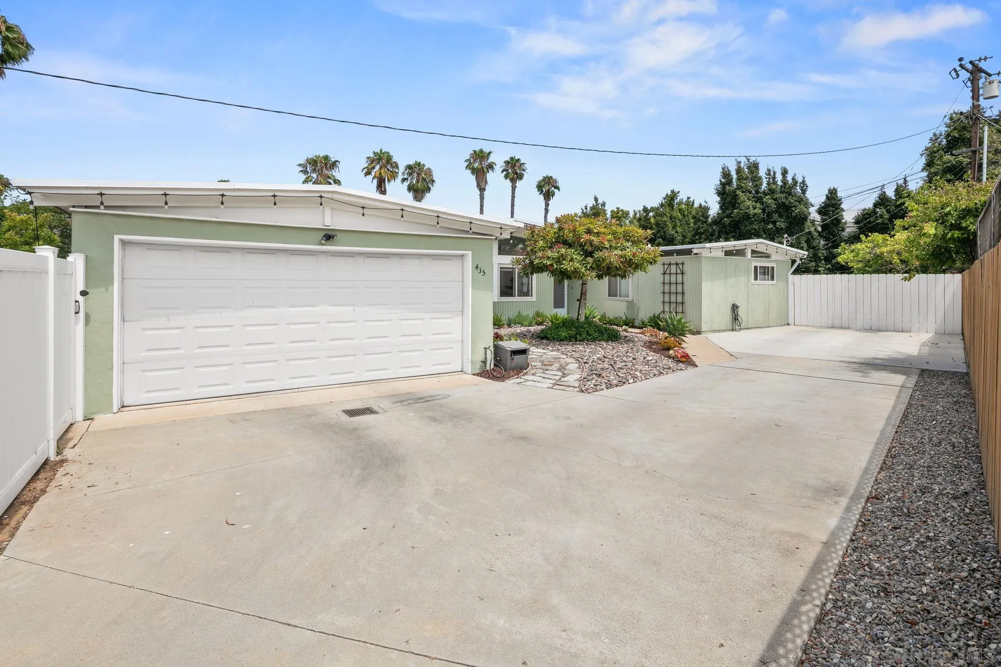 https://cdn.realtyfeed.com/cdn/127/250036472/77d6ad5d6662146520f61a25a2ef8eb7.webp