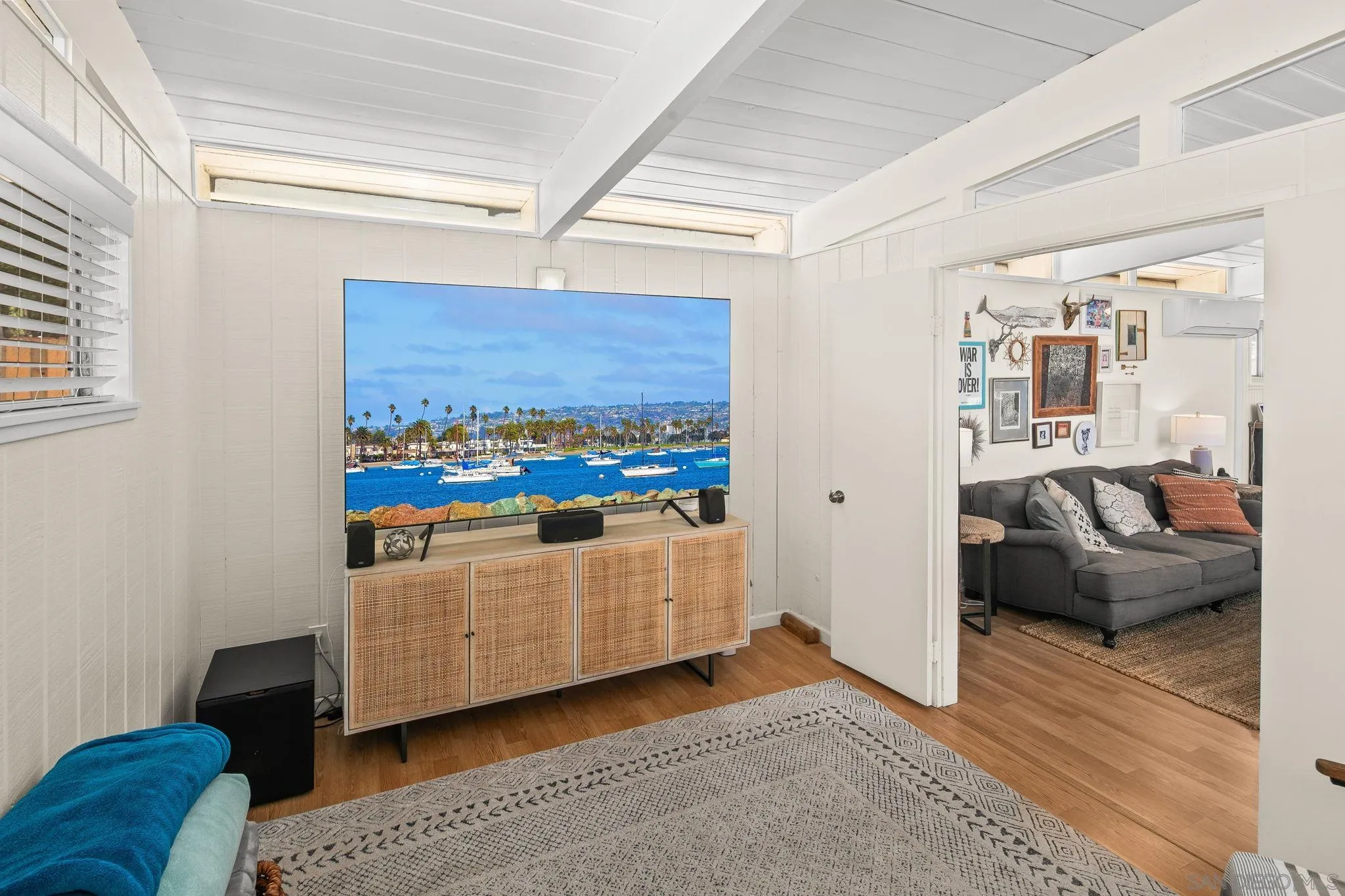 https://cdn.realtyfeed.com/cdn/127/250036472/9bd9639d18e9452a372cdb38a5a3aaaa.webp