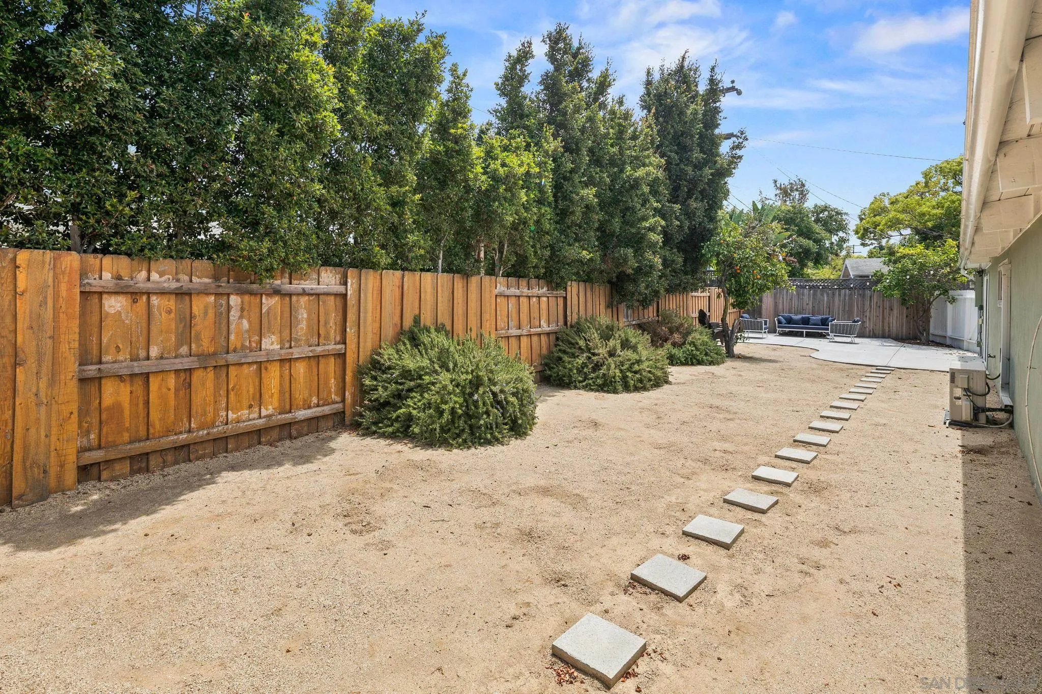 https://cdn.realtyfeed.com/cdn/127/250036472/b948d2c955e35a80f31d859c4b2bc89b.webp