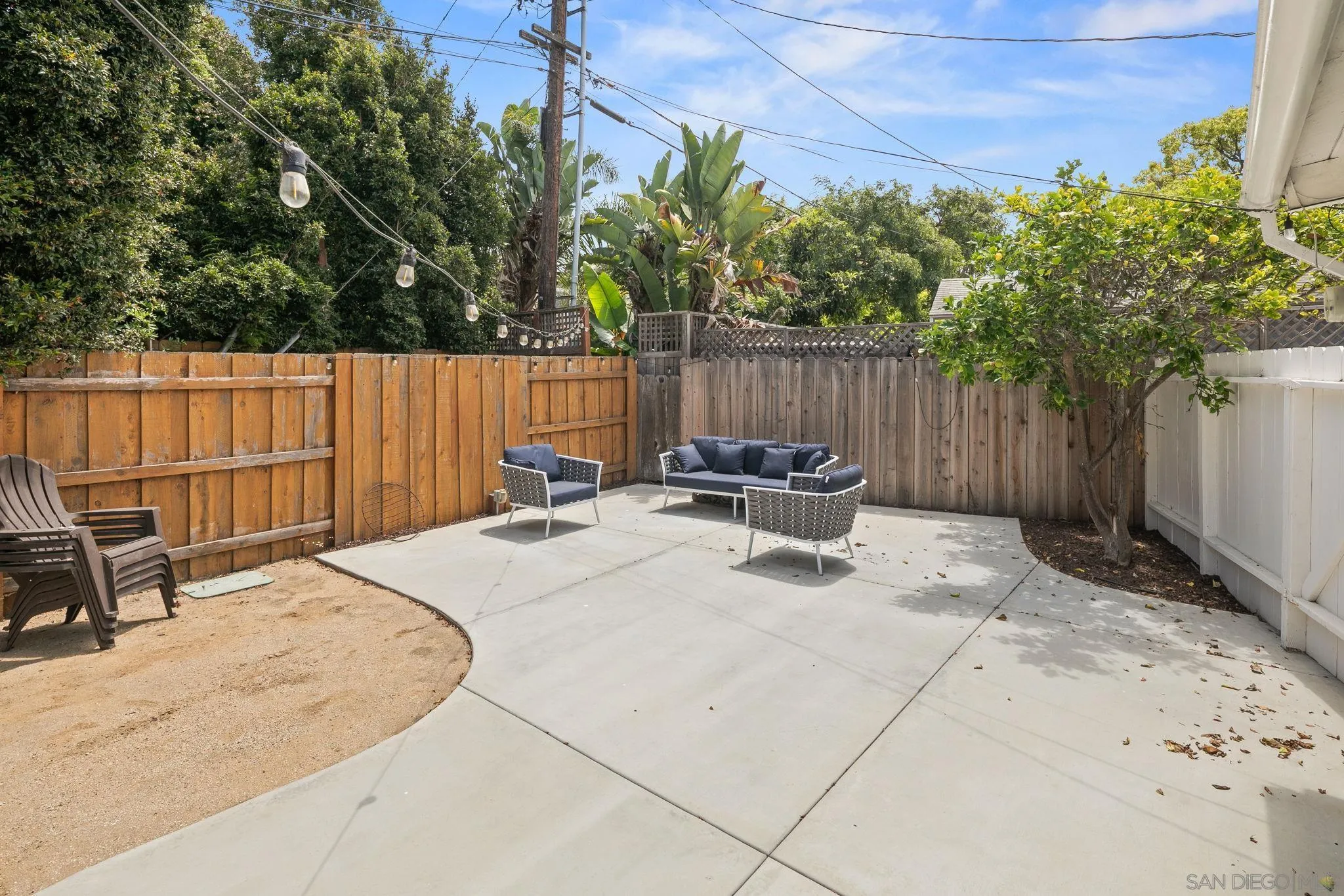 https://cdn.realtyfeed.com/cdn/127/250036472/e04387a259a229063dacdbbd1f5b1134.webp