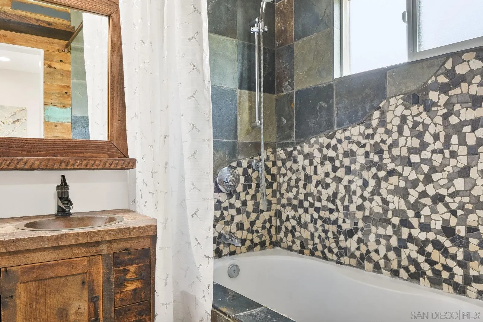 https://cdn.realtyfeed.com/cdn/127/250036473/118b4a96bf2014781f4acebbcc50ae63.webp