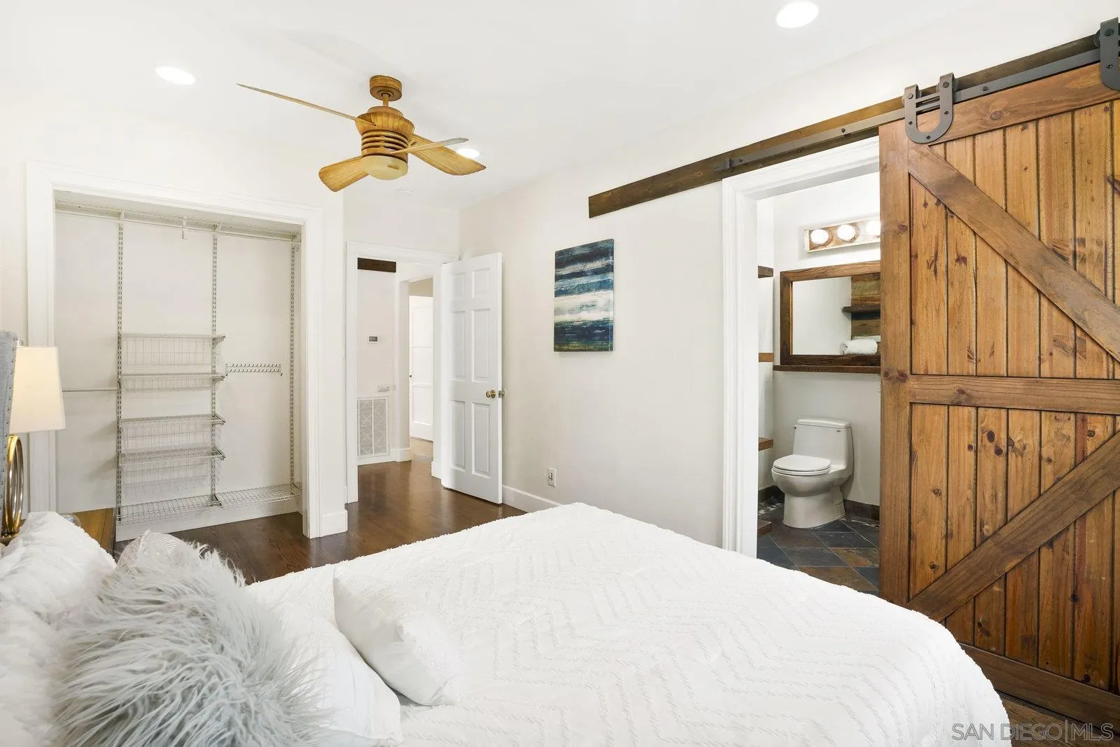 https://cdn.realtyfeed.com/cdn/127/250036473/3c8b0d4118691e8c789ca2e3f78ef4ff.webp