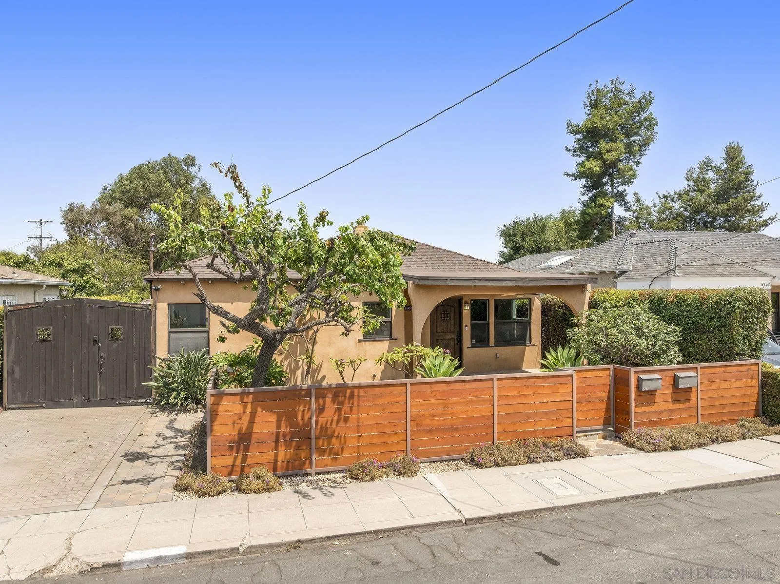 https://cdn.realtyfeed.com/cdn/127/250036473/547fd30d426257d5134080d5d1f2d0ea.webp