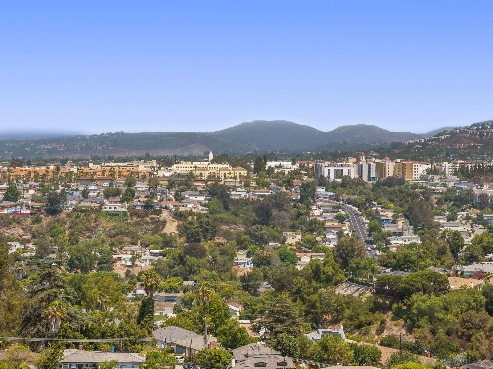 https://cdn.realtyfeed.com/cdn/127/250036473/6979f8e06d2641f7456d6b3286bb4c9d.webp