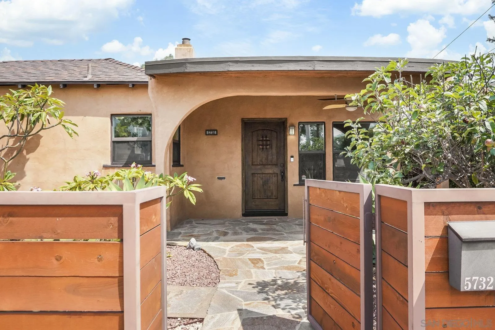 https://cdn.realtyfeed.com/cdn/127/250036473/7f851cddea35a49fc04d497b4f277175.webp