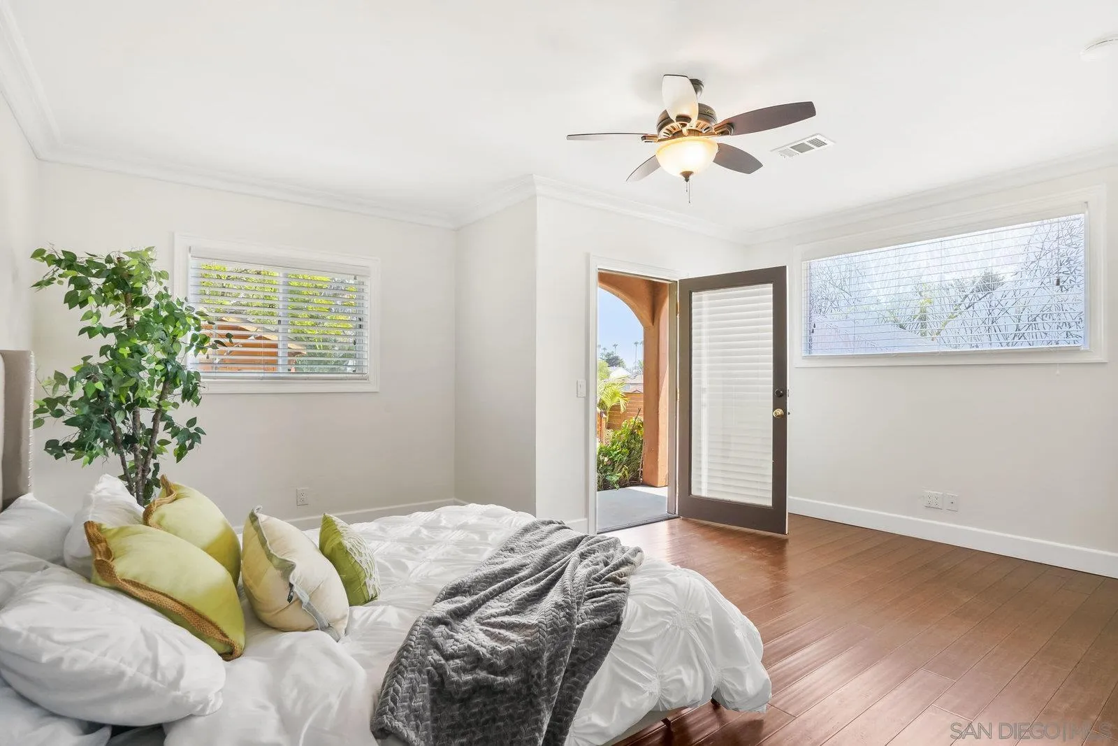 https://cdn.realtyfeed.com/cdn/127/250036473/85dc0f64deb9f95dc34b19ef93962e9a.webp