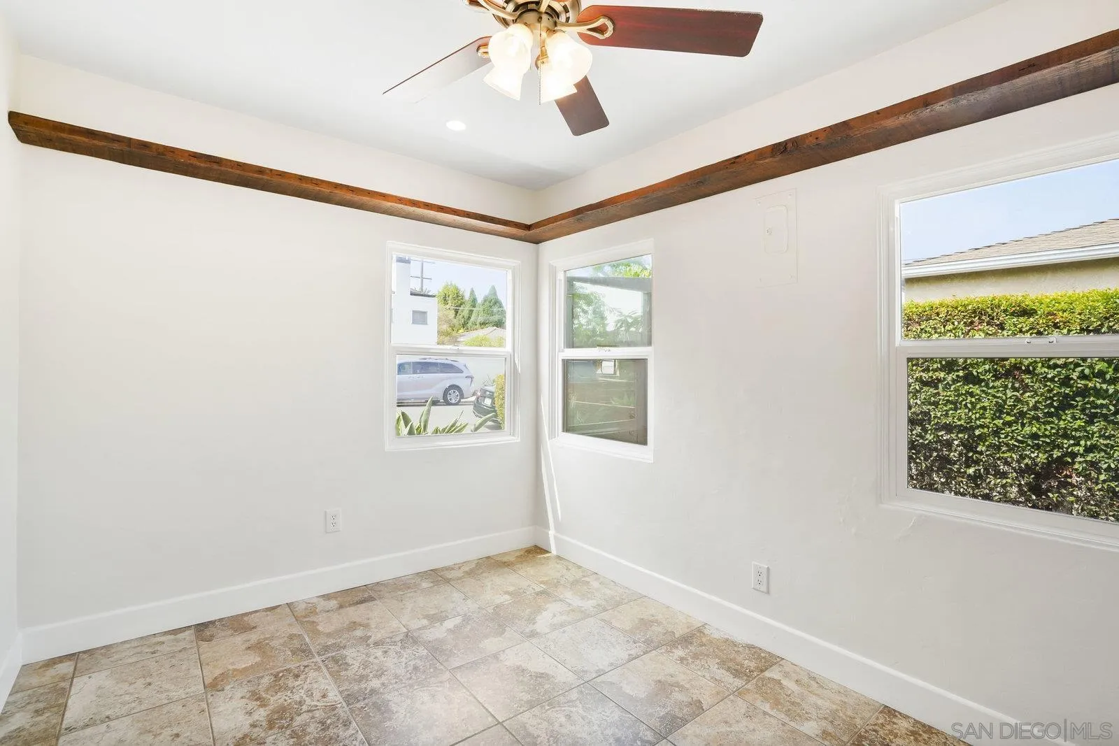 https://cdn.realtyfeed.com/cdn/127/250036473/922a1f19071ab04298a62e8adaf84aa3.webp