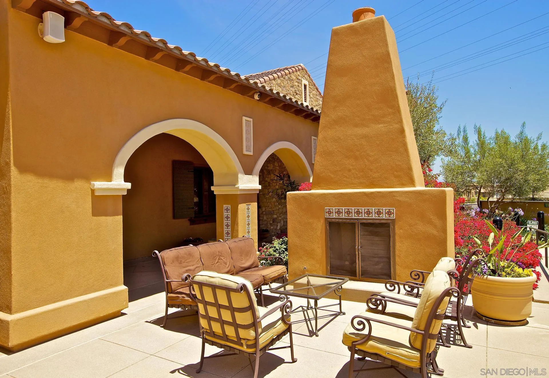 https://cdn.realtyfeed.com/cdn/127/250036474/351785419405e744eb1507a2339fb64f.webp