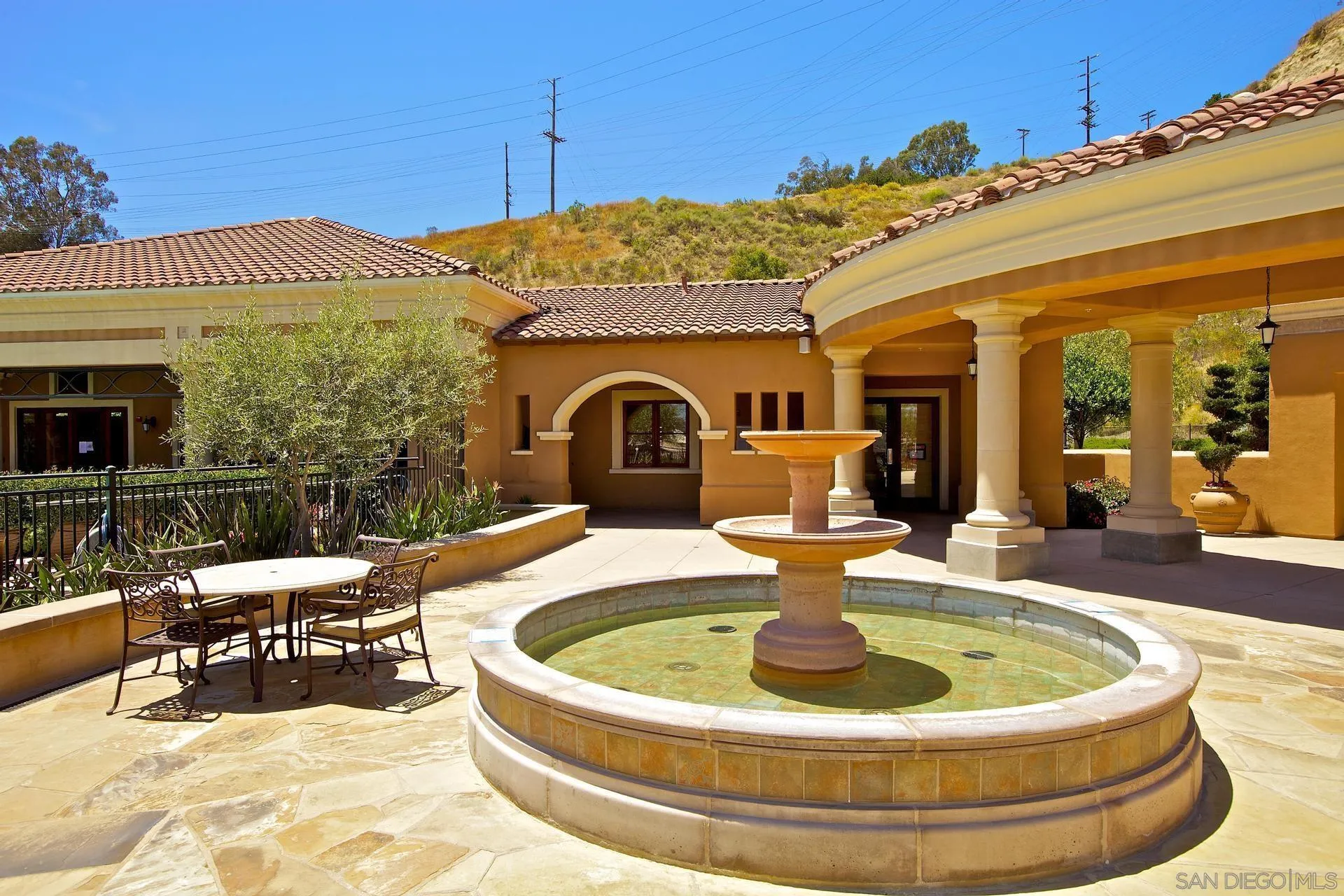 https://cdn.realtyfeed.com/cdn/127/250036474/476197eff57c52fd4c469be3f9604c34.webp