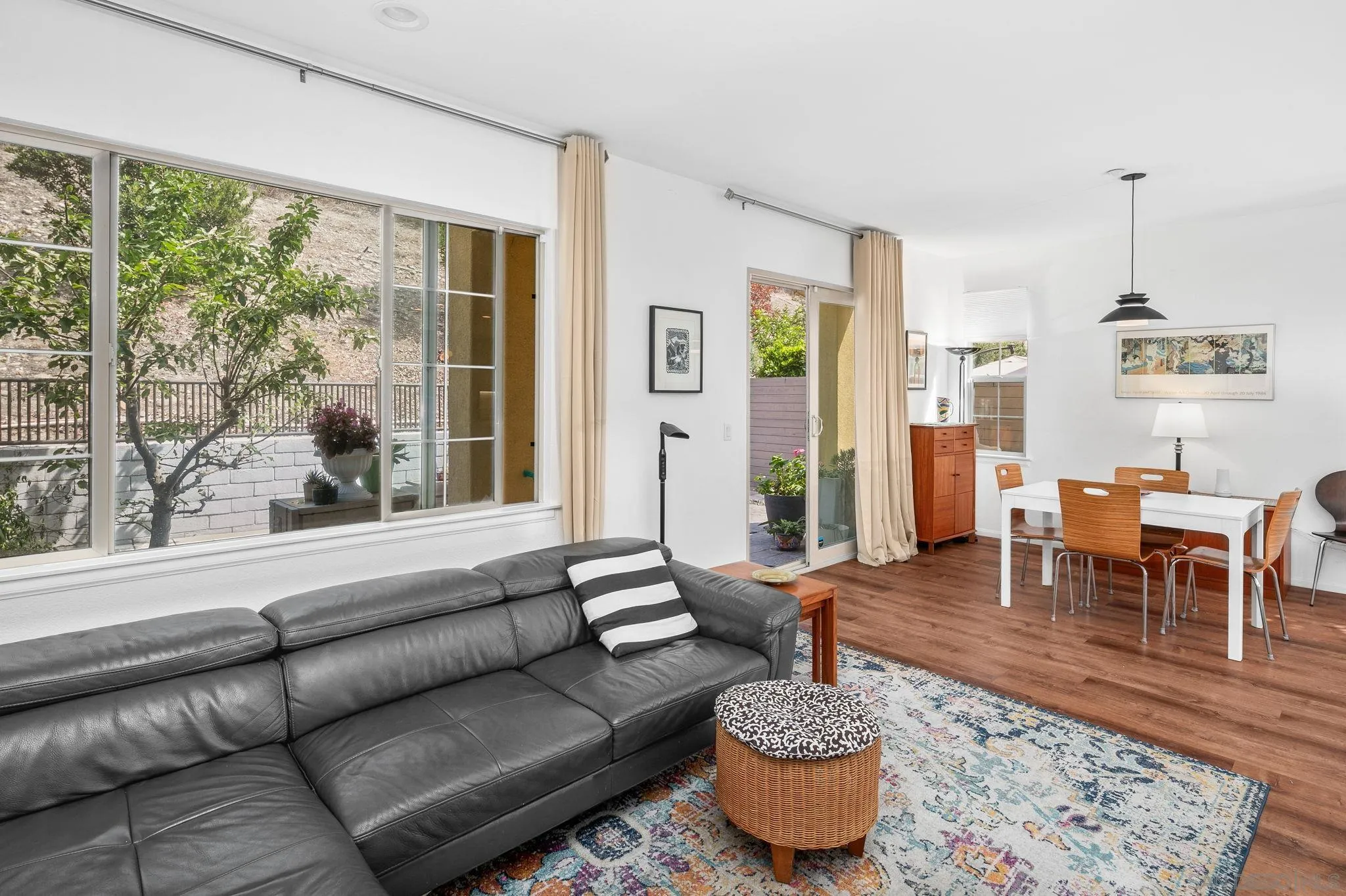 https://cdn.realtyfeed.com/cdn/127/250036474/5f41bec6c3e0dae9c710e2a3107977d0.webp