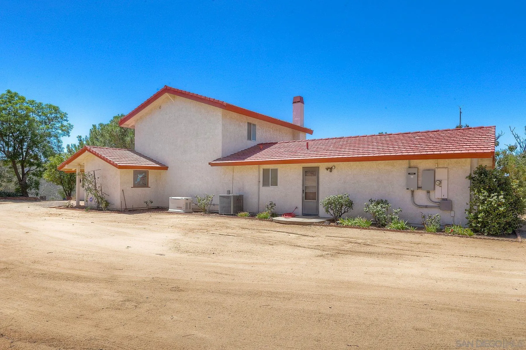 https://cdn.realtyfeed.com/cdn/127/250036475/0805afbdfbc1b6511ee17278c7fc1f63.webp