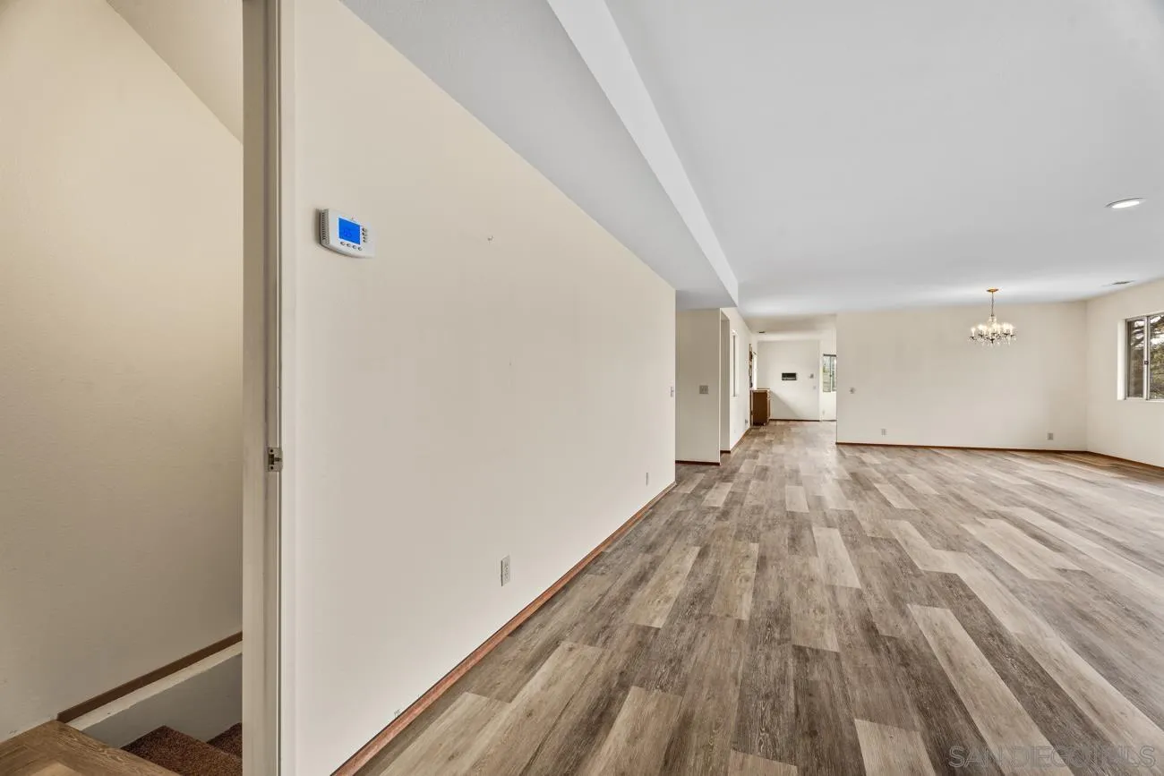 https://cdn.realtyfeed.com/cdn/127/250036475/2ee626a98222e5678fd4a1948ec39172.webp