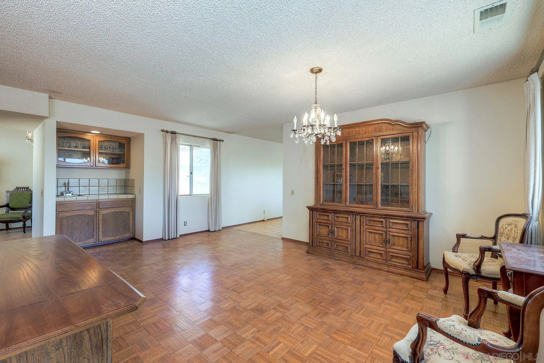 https://cdn.realtyfeed.com/cdn/127/250036475/334fd9cfd39dc490ec05f3bee5a18e34.webp