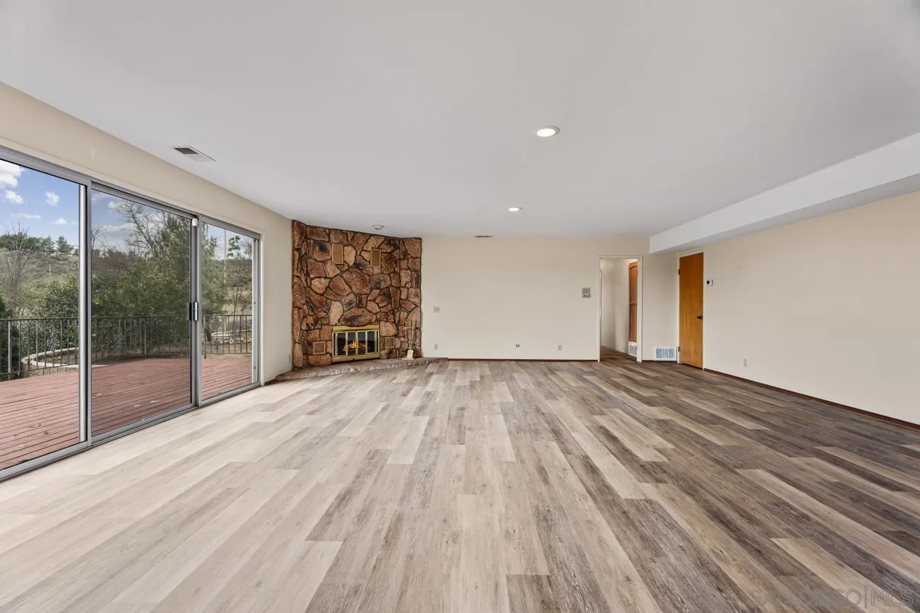 https://cdn.realtyfeed.com/cdn/127/250036475/4a53f5af54cef0e9ca21214136bb61f7.webp