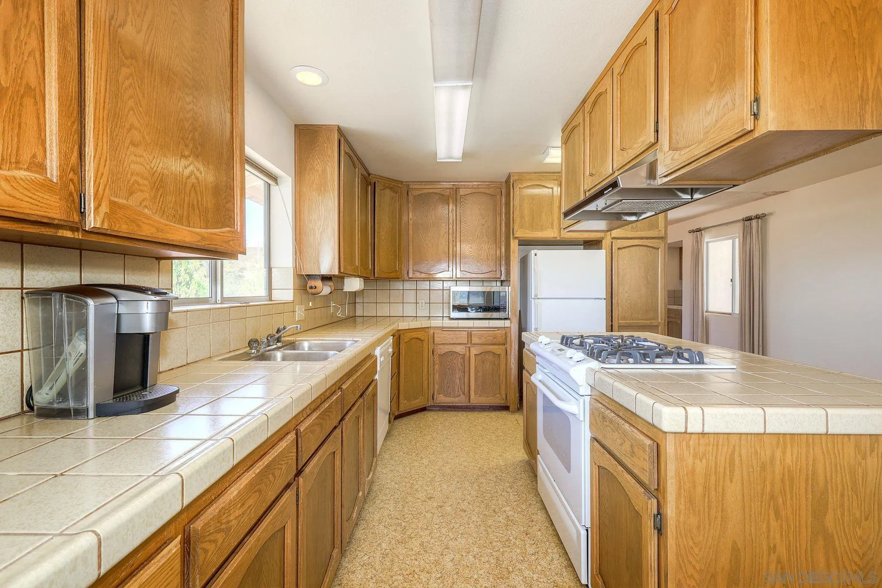 https://cdn.realtyfeed.com/cdn/127/250036475/587e713ec7d39967db5215262f1beca2.webp