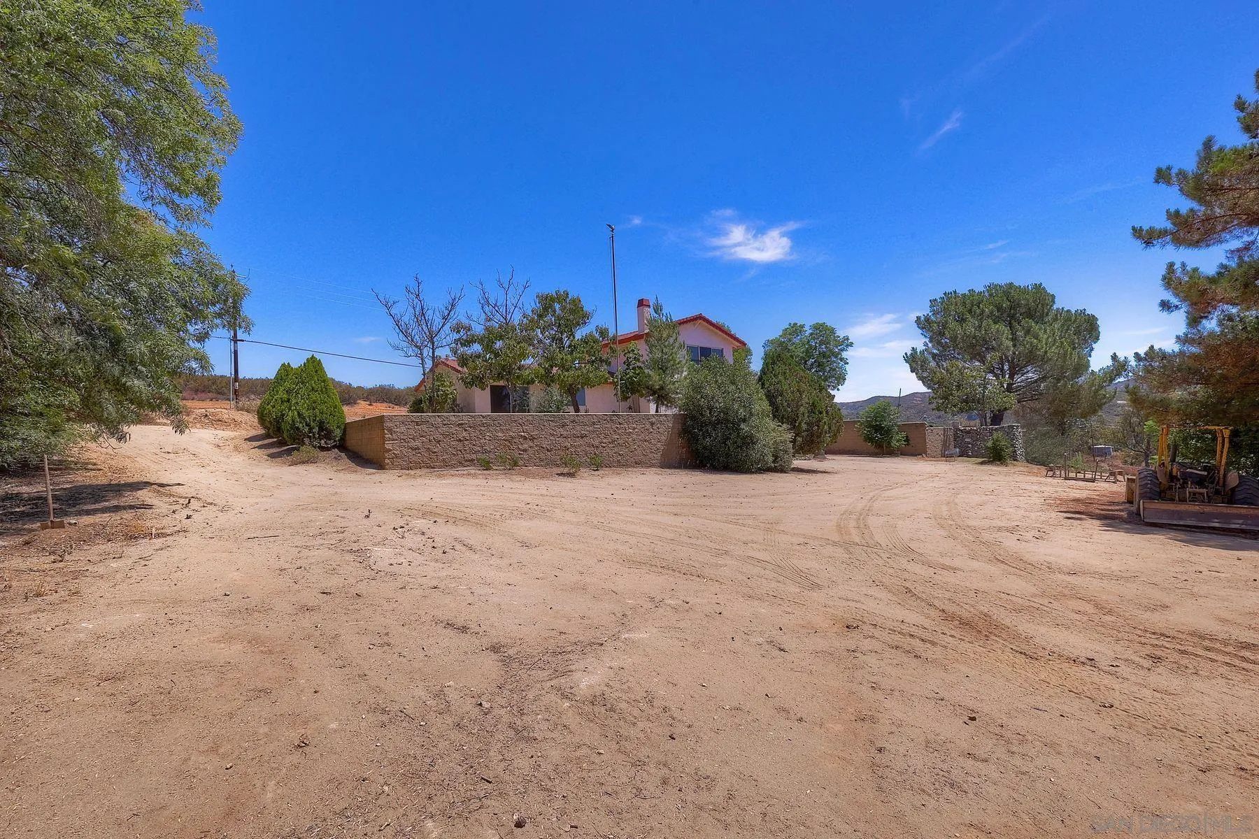 https://cdn.realtyfeed.com/cdn/127/250036475/630c2498dd39e2c946bdcd03a1cbfa17.webp