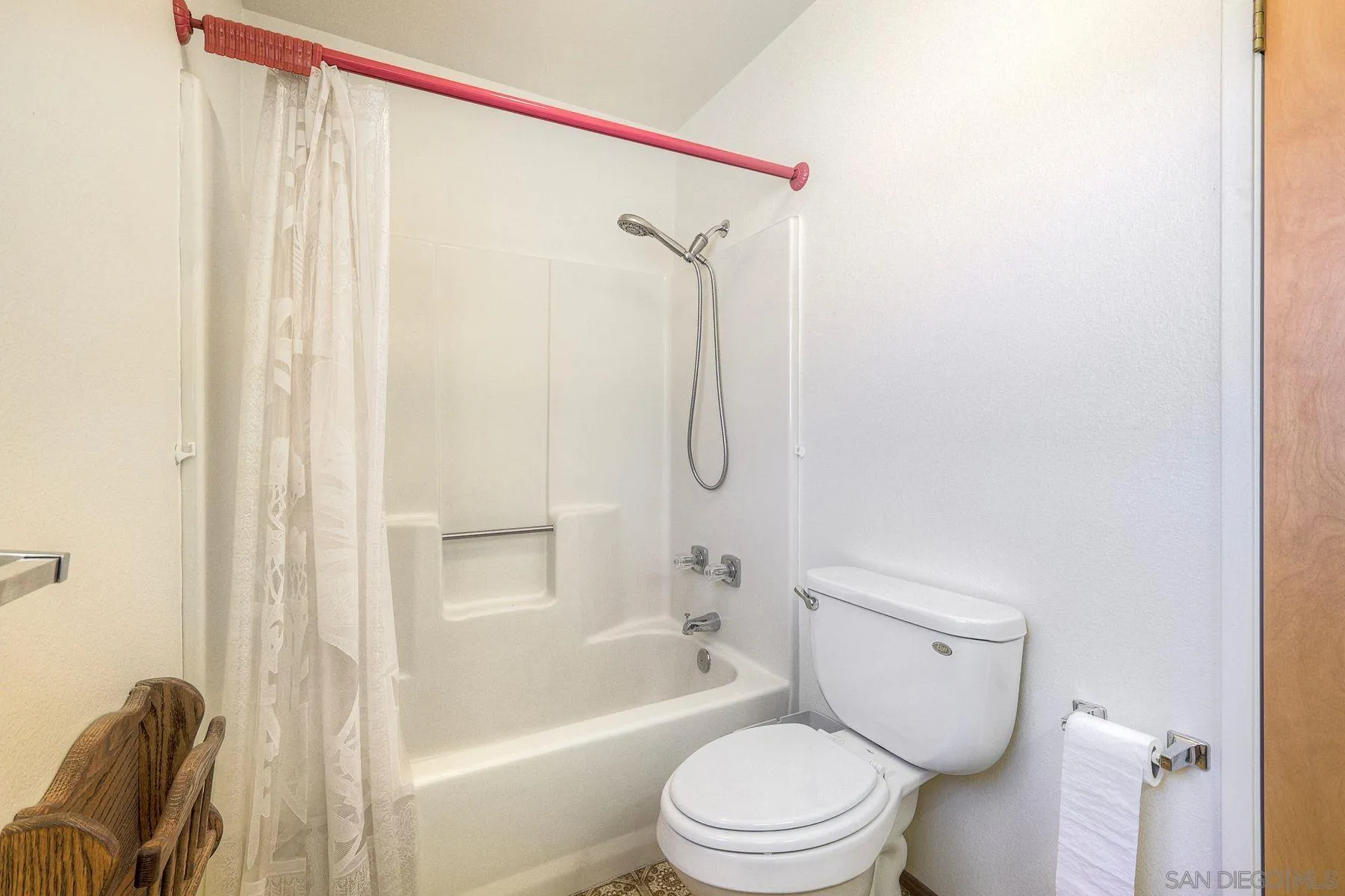 https://cdn.realtyfeed.com/cdn/127/250036475/6337223ad4a03cae82f1f8023f821d7f.webp