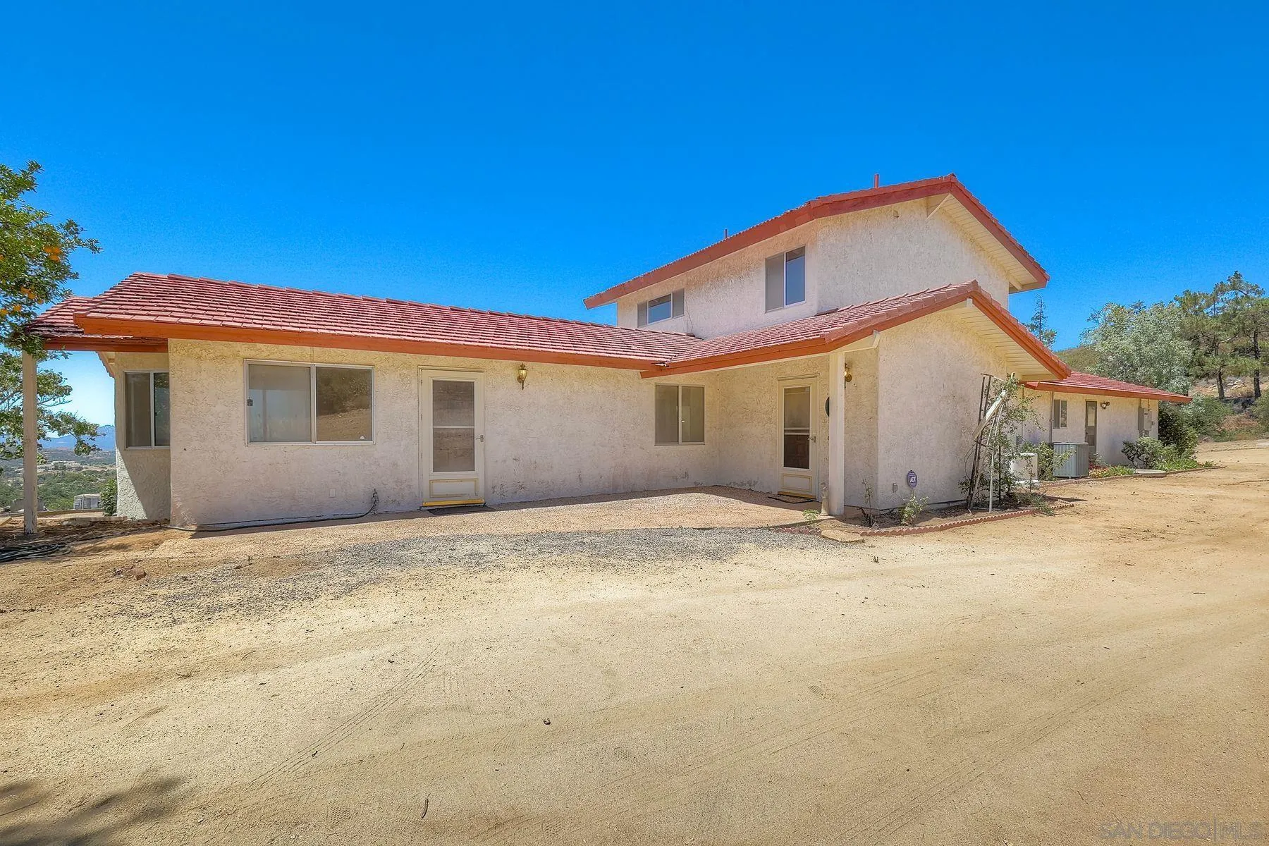 https://cdn.realtyfeed.com/cdn/127/250036475/90777e198145d2f28826cbda37f12872.webp