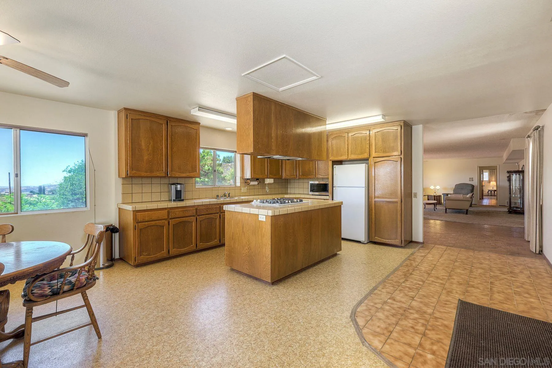 https://cdn.realtyfeed.com/cdn/127/250036475/a9d36221b5f1e438f930d77fa8608659.webp