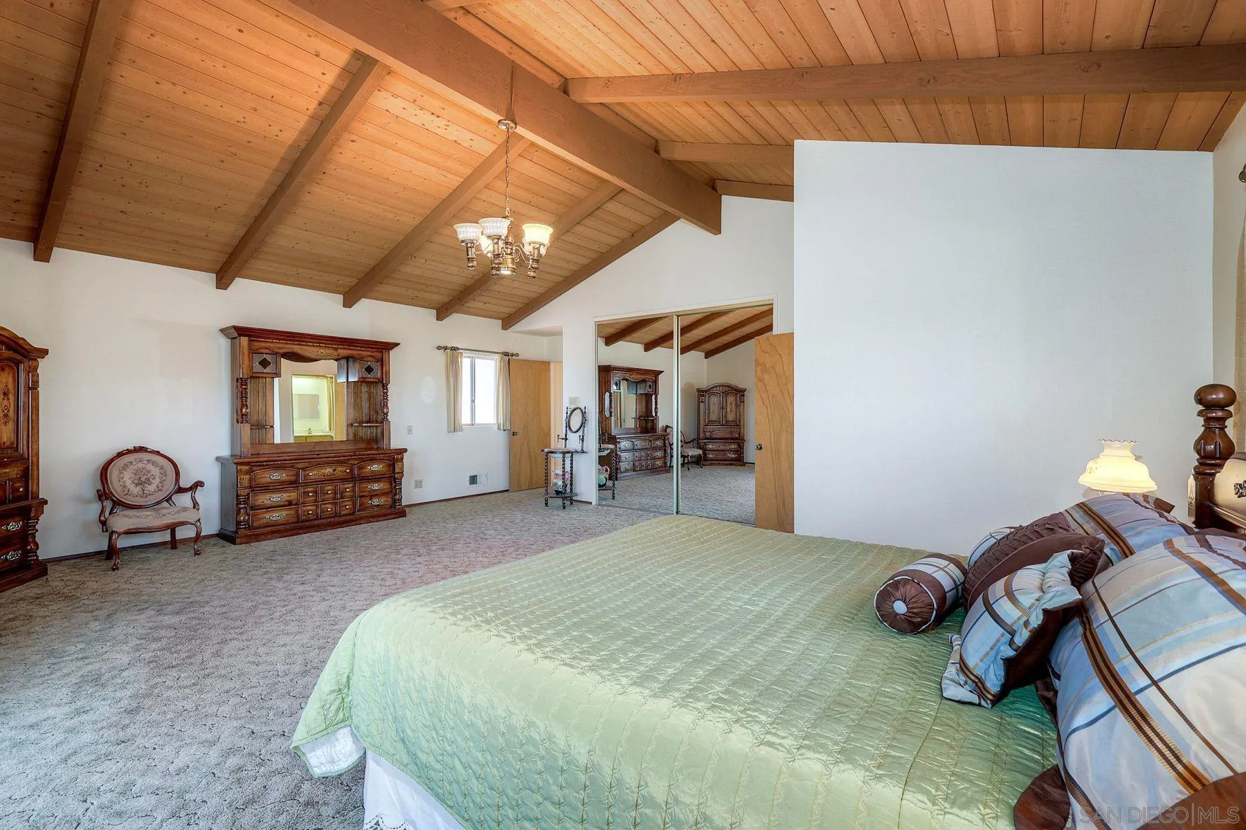 https://cdn.realtyfeed.com/cdn/127/250036475/c1a77f154016cb075574b6be0594ae2f.webp