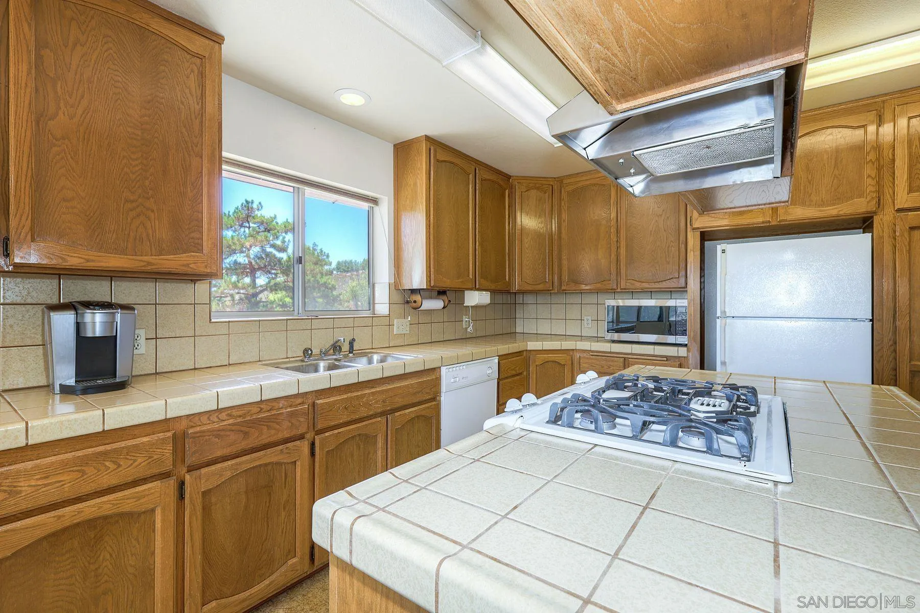 https://cdn.realtyfeed.com/cdn/127/250036475/d38b0c290439c7259362494a4fa4b06e.webp