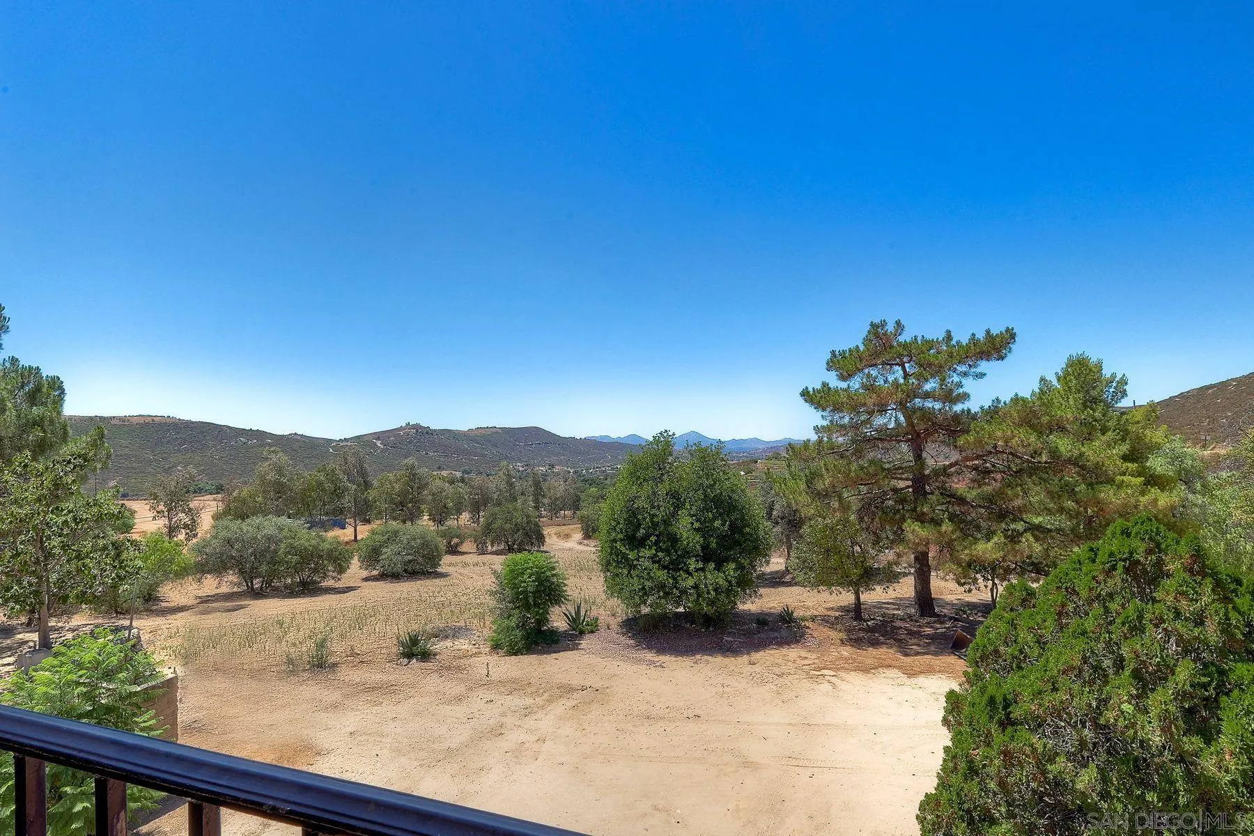 https://cdn.realtyfeed.com/cdn/127/250036475/e715da1a27c2dde90908de86eca9ee8d.webp