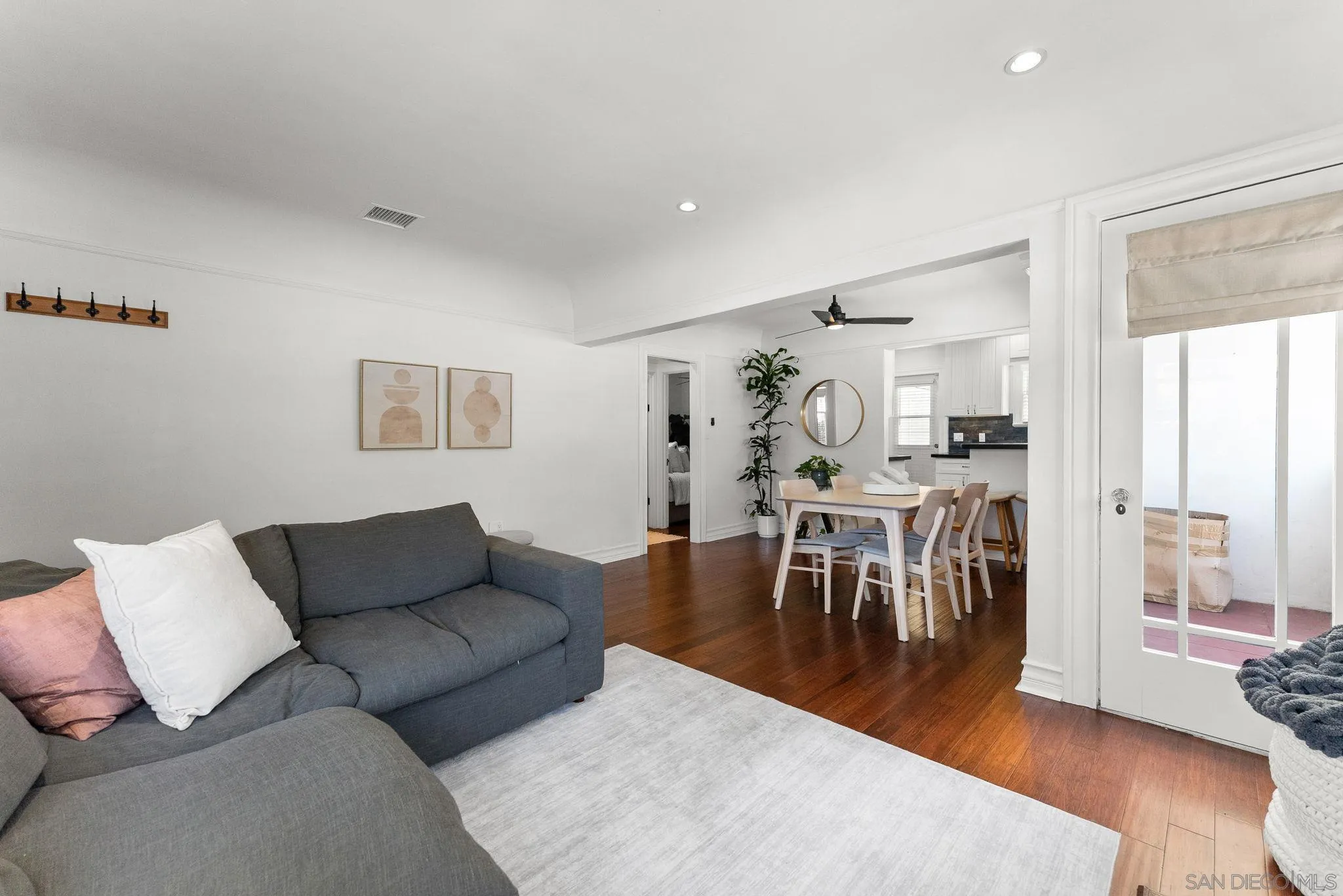 https://cdn.realtyfeed.com/cdn/127/250036476/408952fc24cb9e43e838971c7dbfc9c6.webp
