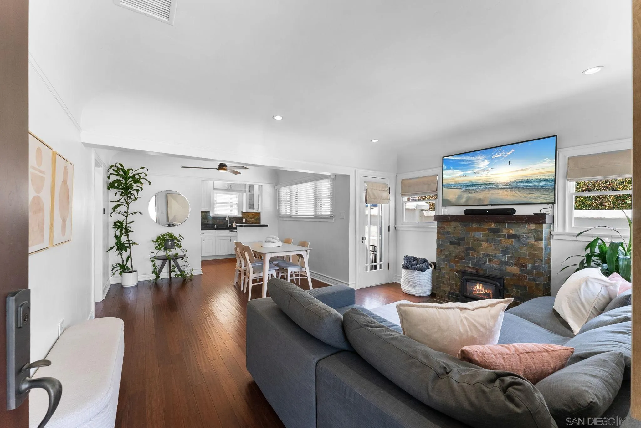 https://cdn.realtyfeed.com/cdn/127/250036476/81526903bdb4a524630fbb335da0fe49.webp