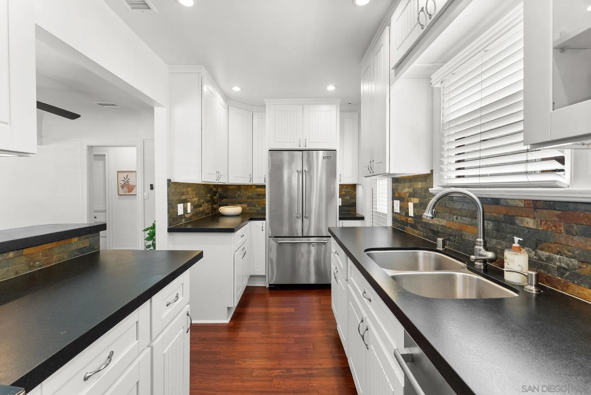 https://cdn.realtyfeed.com/cdn/127/250036476/95564ebe6904d31b9da5c82607890eec.webp