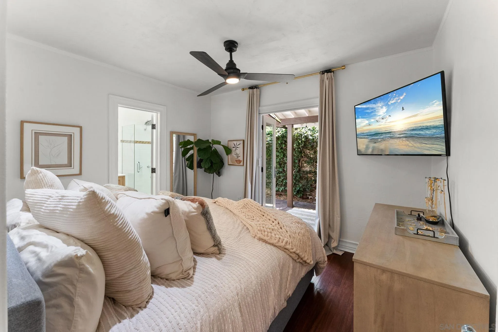https://cdn.realtyfeed.com/cdn/127/250036476/bd61283ce05a0f5b89028bc981f218a3.webp